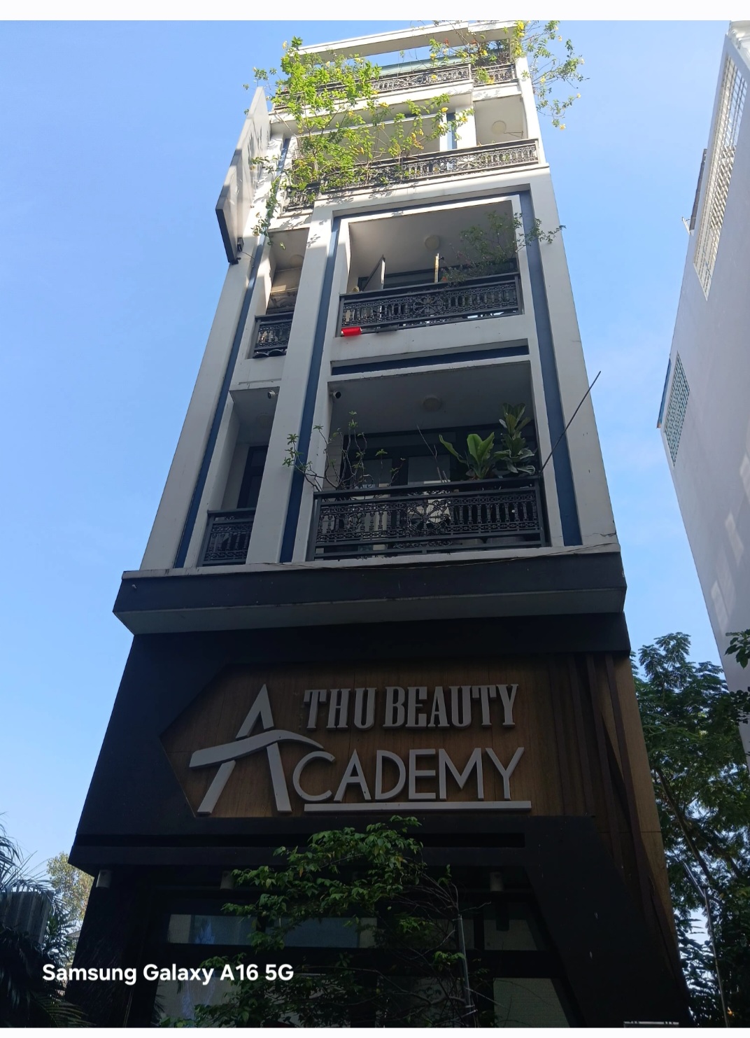 🔥11.x TỶ 💥4,7 ×11💥SIÊU PHẨM 6 TẦNG THANG MÁY💥ĐƯỜNG NHỰA 8M QUẬN 11
🏠QUẬN 11💰GIÁ : 11,x TỶ (
