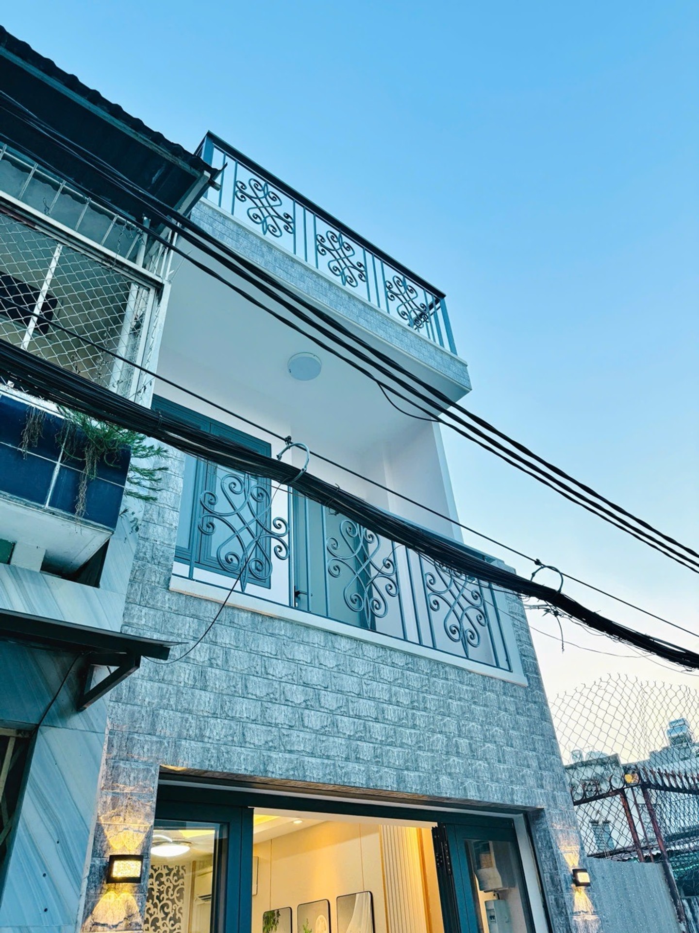 Nhà mặt tiền 3 tầng giá 3,3 tỷ đường số 1 Q. Gò Vấp