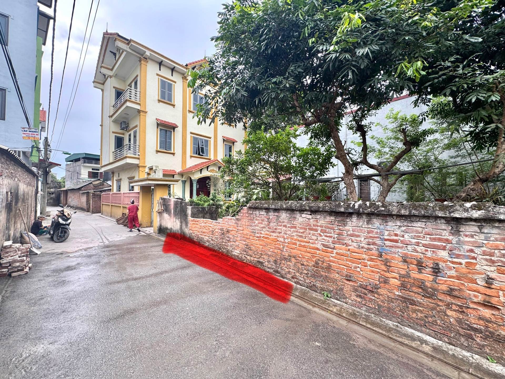 Đất Vàng Cạnh Hồ Điều Hòa - Chớp Nhanh Cơ Hội Hiếm