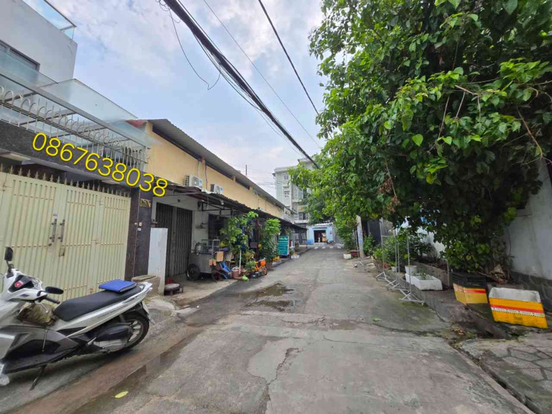 Nhà Hiệp Bình mặt tiền 3 tầng, hẻm xe hơi tránh khu ven sông ngay sau ĐH Luật QL13, gần Gigamall
