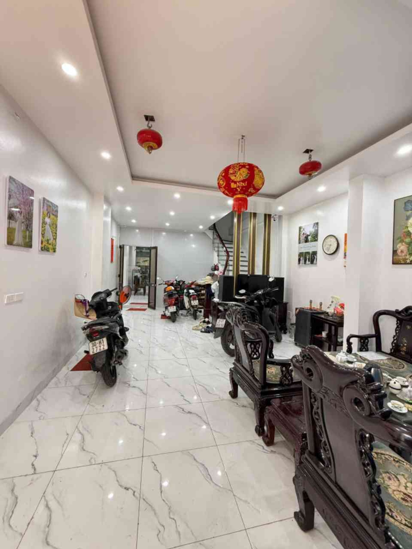 Bán nhà riêng Tây Hồ 71m2, 6 tầng, ngõ rộng gần Hồ Tây