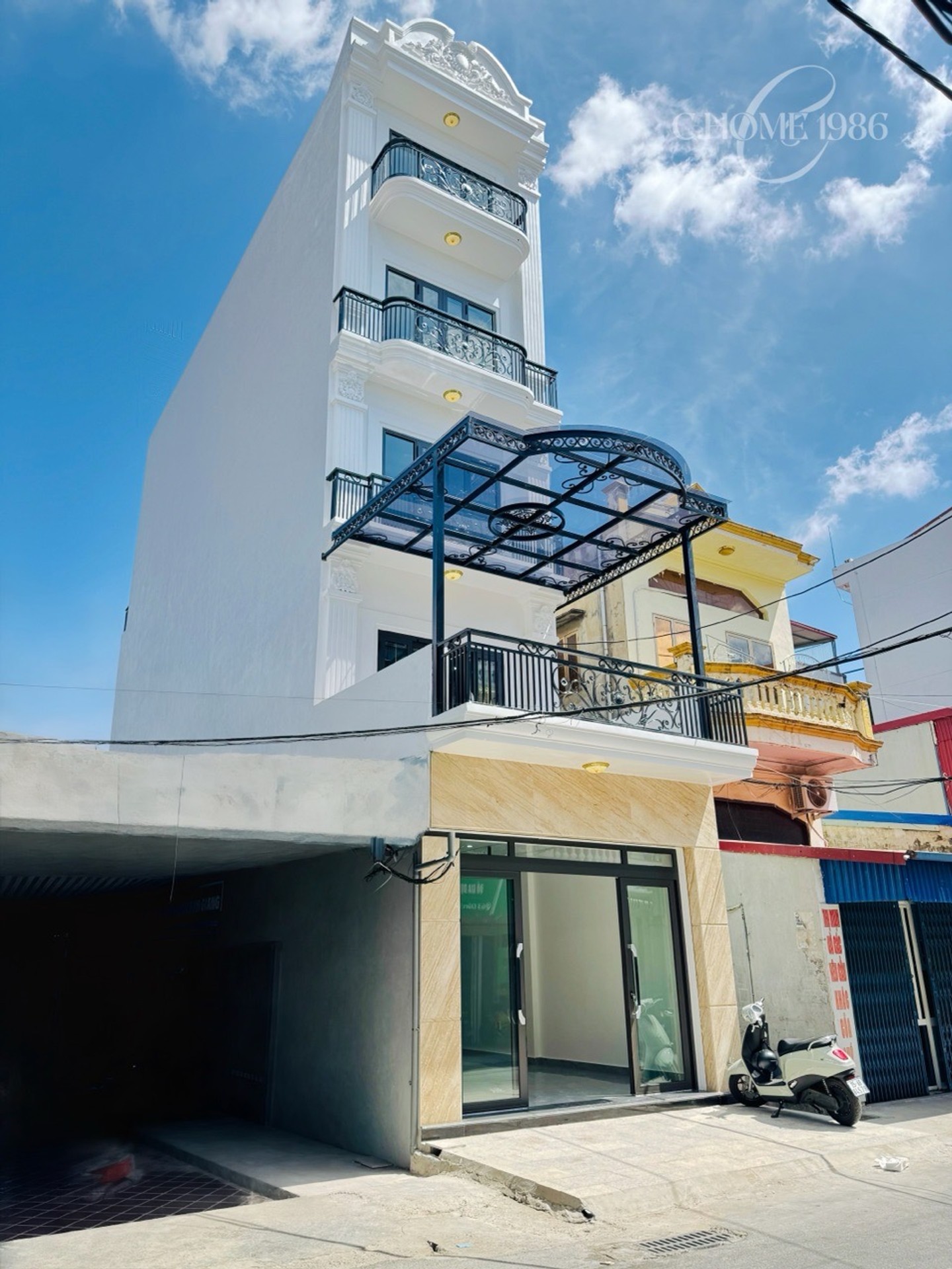 Nhà 5 Tầng Thang Máy Gần Aeon Mall, Mặt Đường Sầm Uất