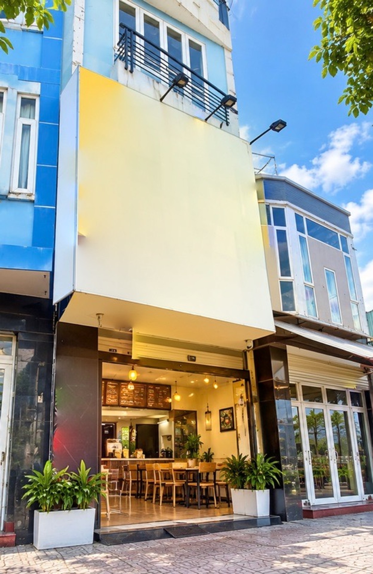 Nhà Hiệp Bình , mặt tiền 4 tầng gần trung tâm thương mại Gigamall, giá 7.5 tỷ