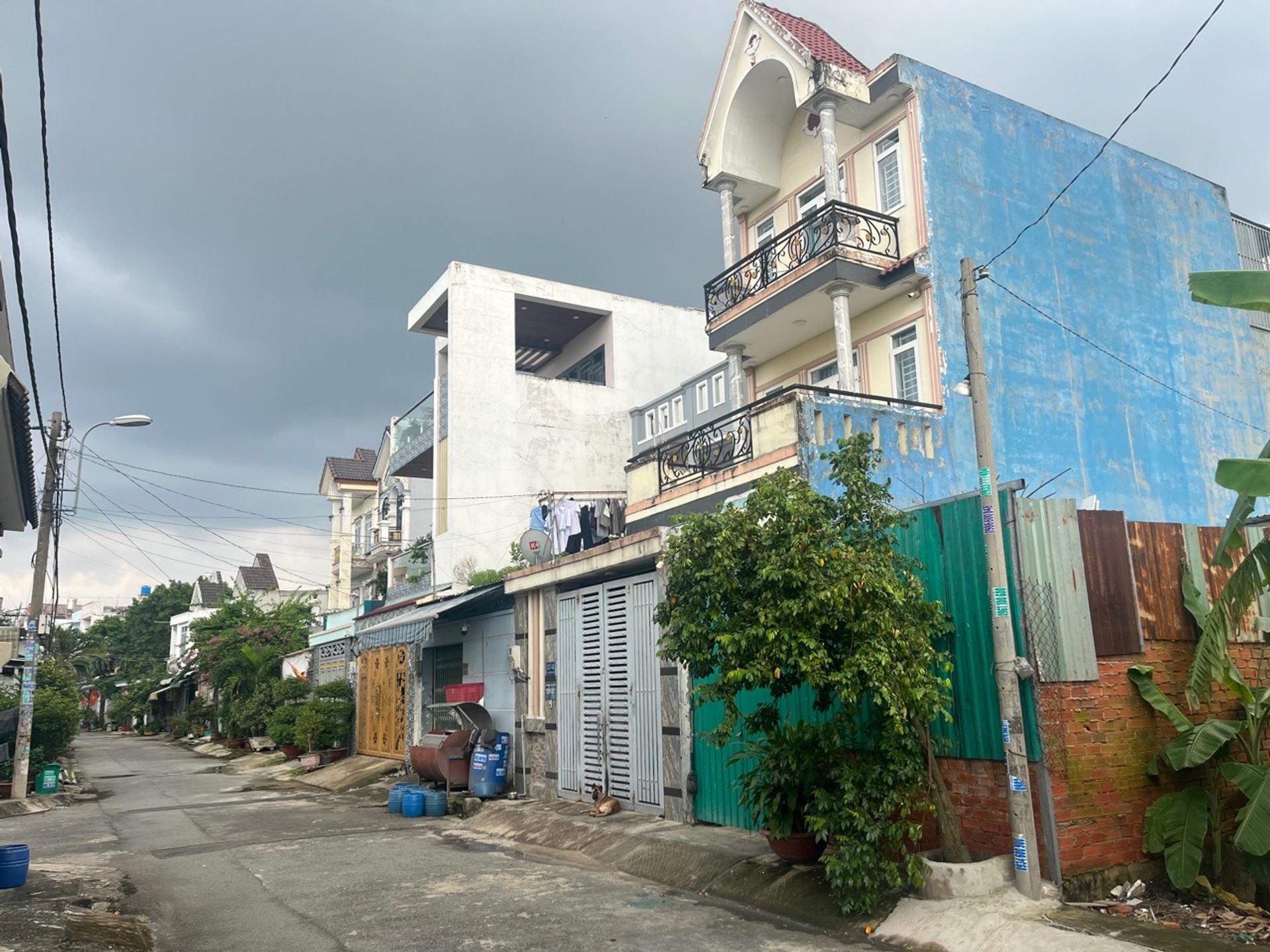 Nhà đẹp 4 tầng phố Phan Văn Hớn, không gian rộng rãi