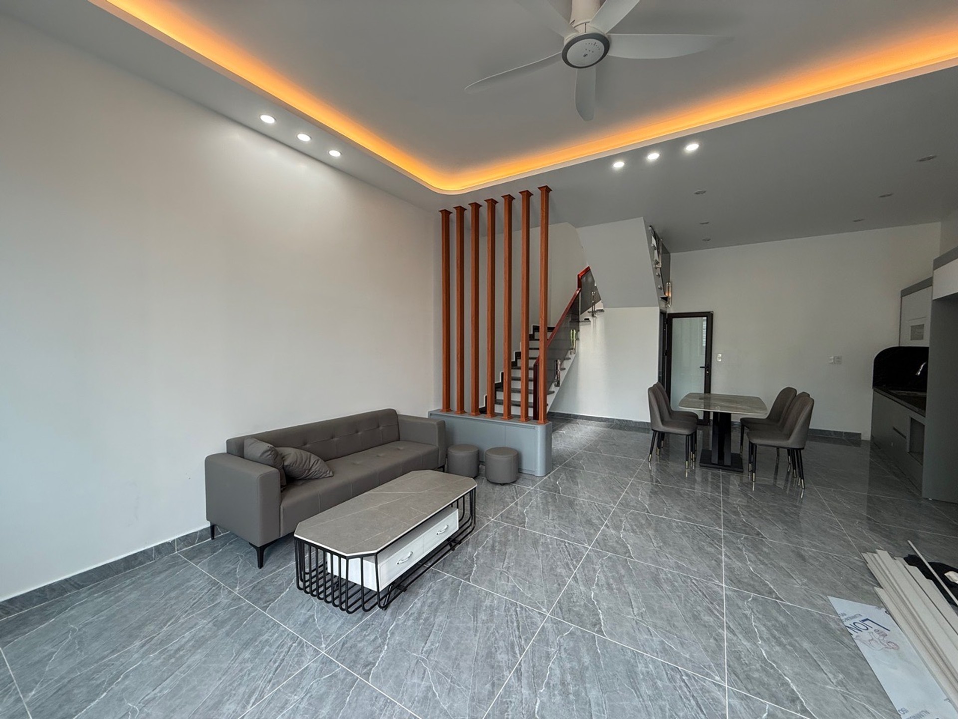 Nhà 3 tầng hiện đại, tiện nghi ngay Kiến Phong – Đồng Thái