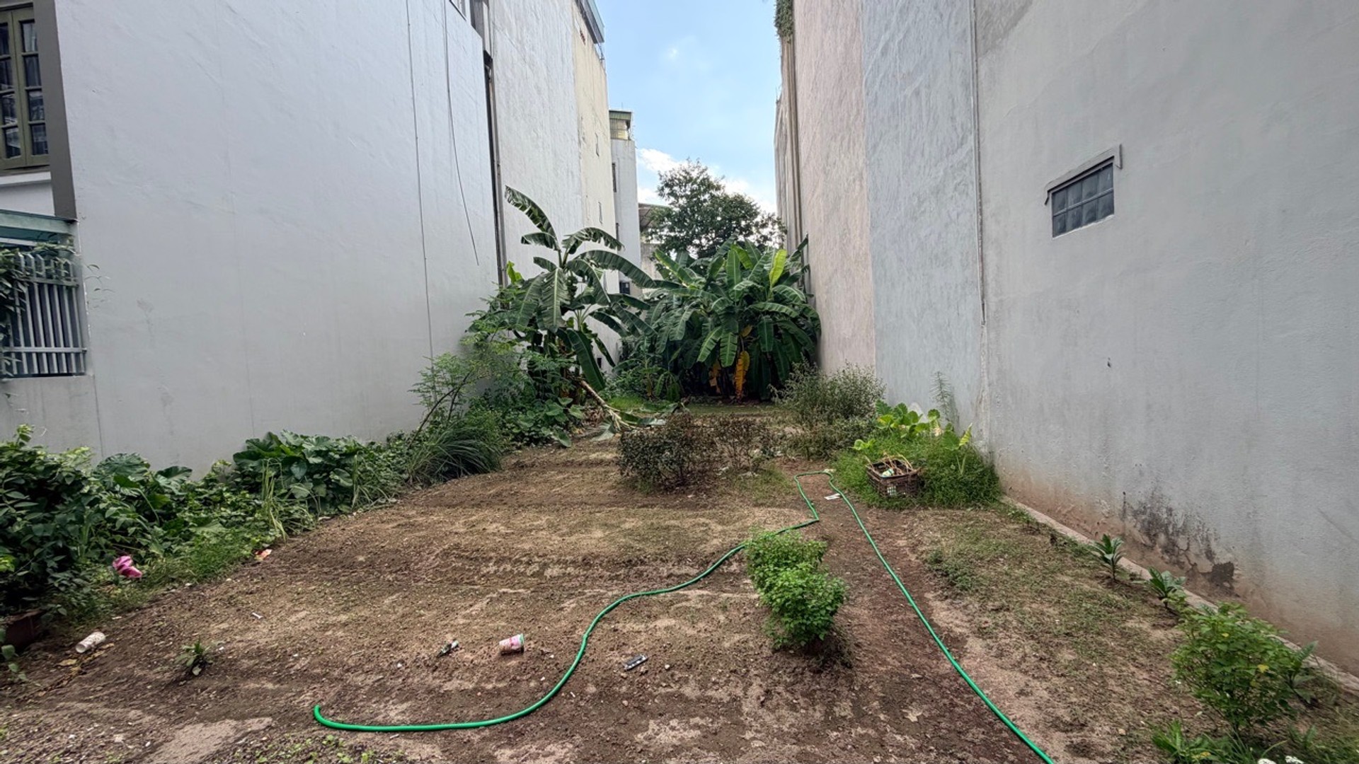 Bán đất trung tâm phường Bồ Đề, 300m² mặt tiền rộng