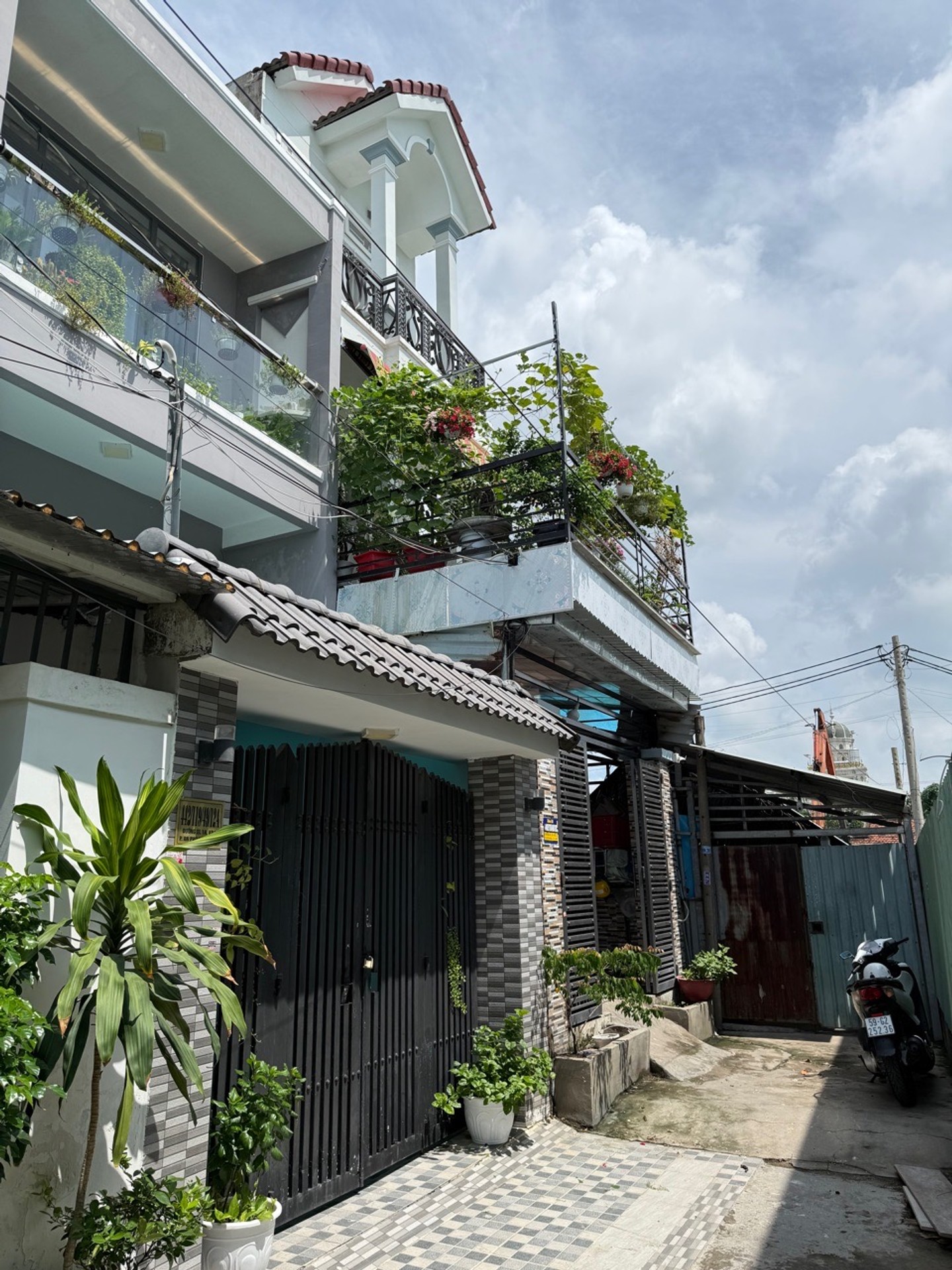Bán nhà đường thạnh Lộc 15 phường thạnh Lộc quận 12 nhà 3 tầng (78m²4,617) hẻm ôtô giá 4,8ty