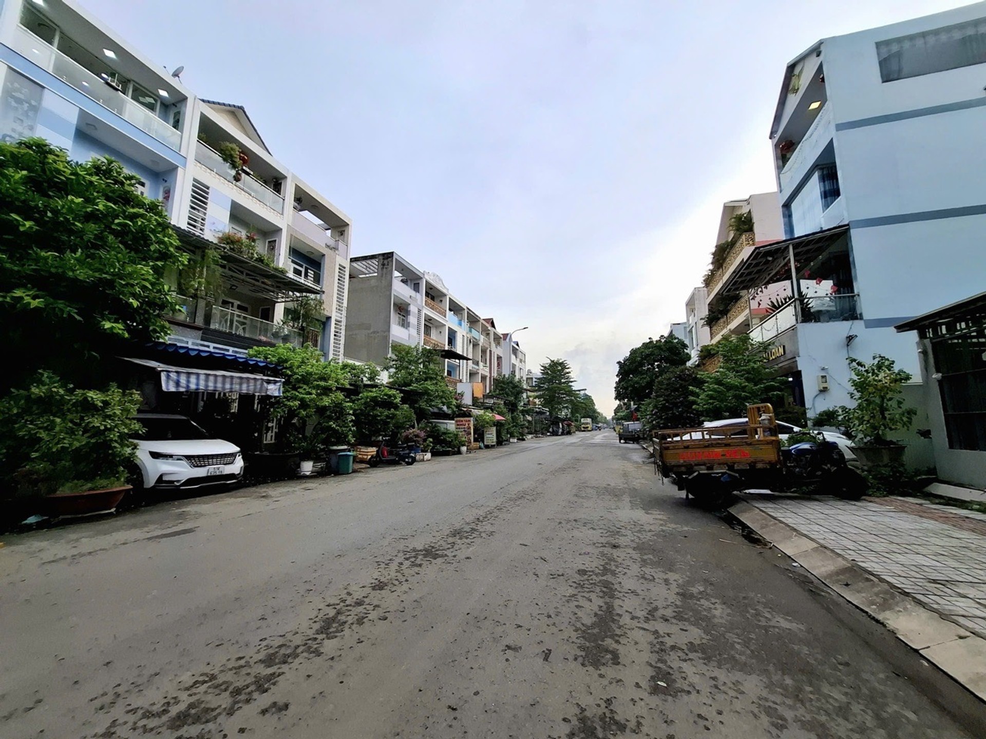 Nhà mặt phố 4 tầng mặt tiền 10m khu Bình Điền Quận 8