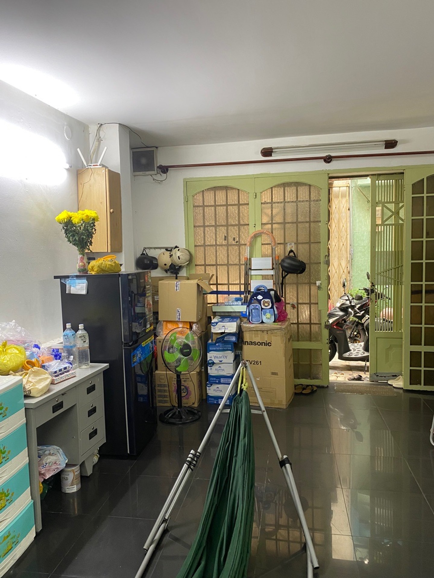 Nhà 2 tầng hẻm thông ngay trung tâm sầm uất quận 10