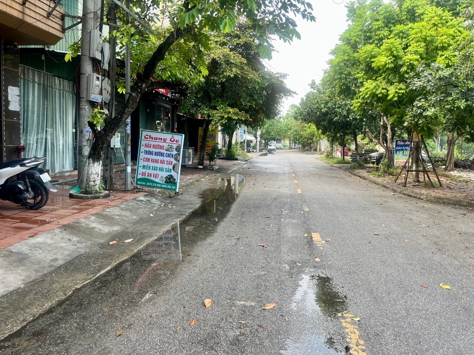 Nhà 3 tầng 180m2 mặt tiền 10m tại Thuận Thành, kinh doanh tốt