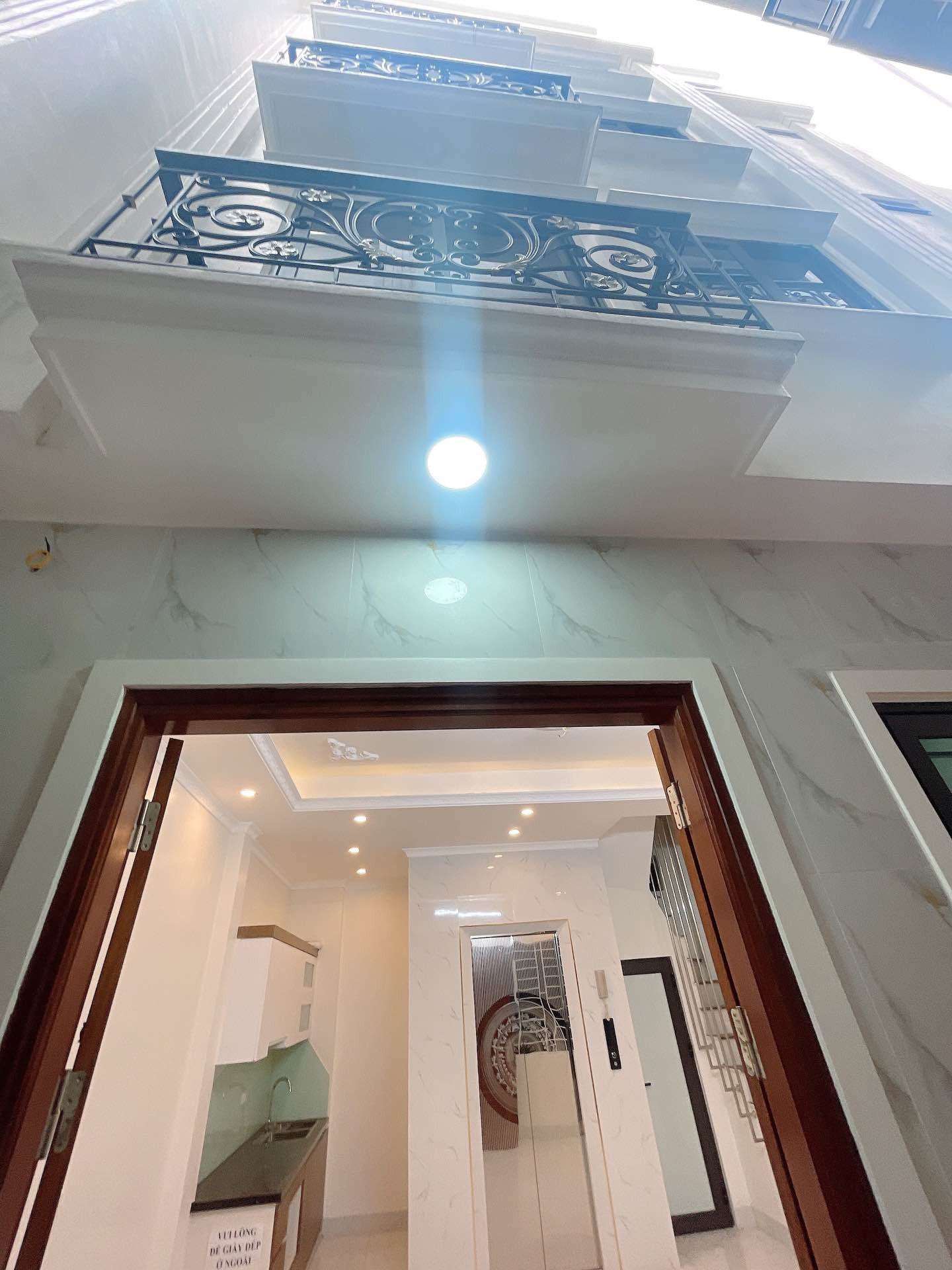 Bán nhà riêng 5 tầng có thang máy tại LIEEN MẠC, gần ô tô, thiết kế hiện đại