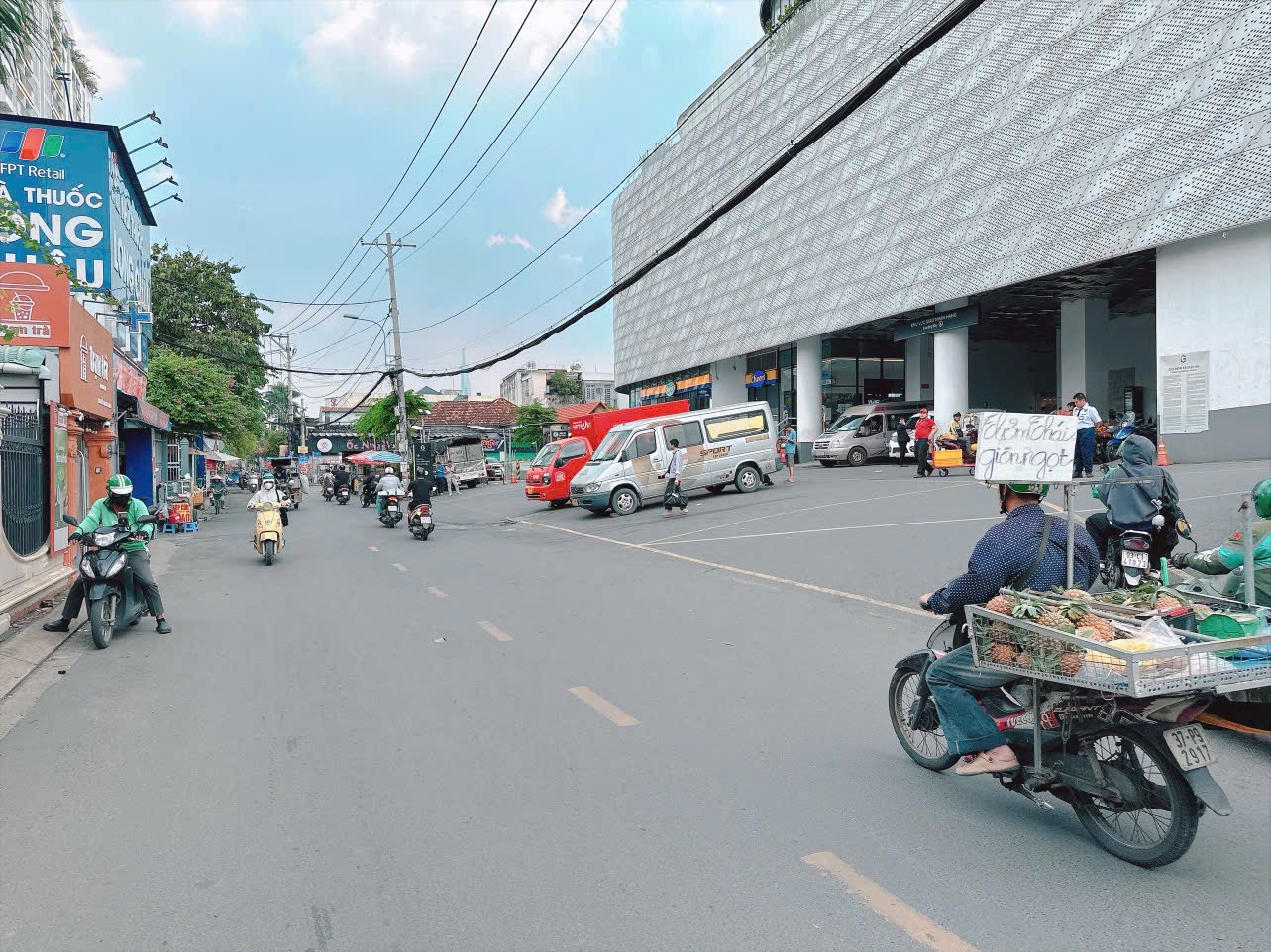 Nhà Hiệp Bình sát Gigamaill, diện tích 174m2, ngang 8M rộng thênh thang giá giảm sâu còn 7.6 tỷ