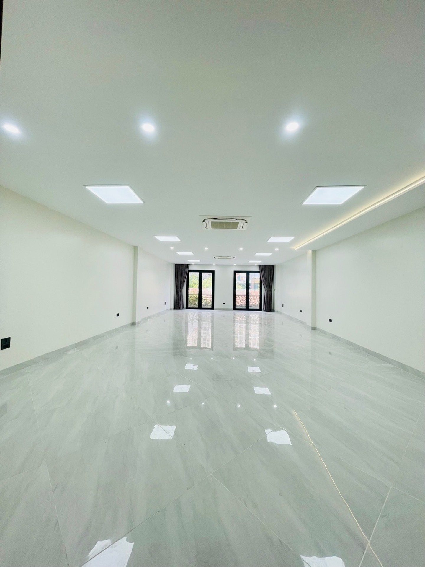 Bán nhà riêng 7 tầng tại Vĩnh Tuy, thiết kế hiện đại phù hợp kinh doanh và ở