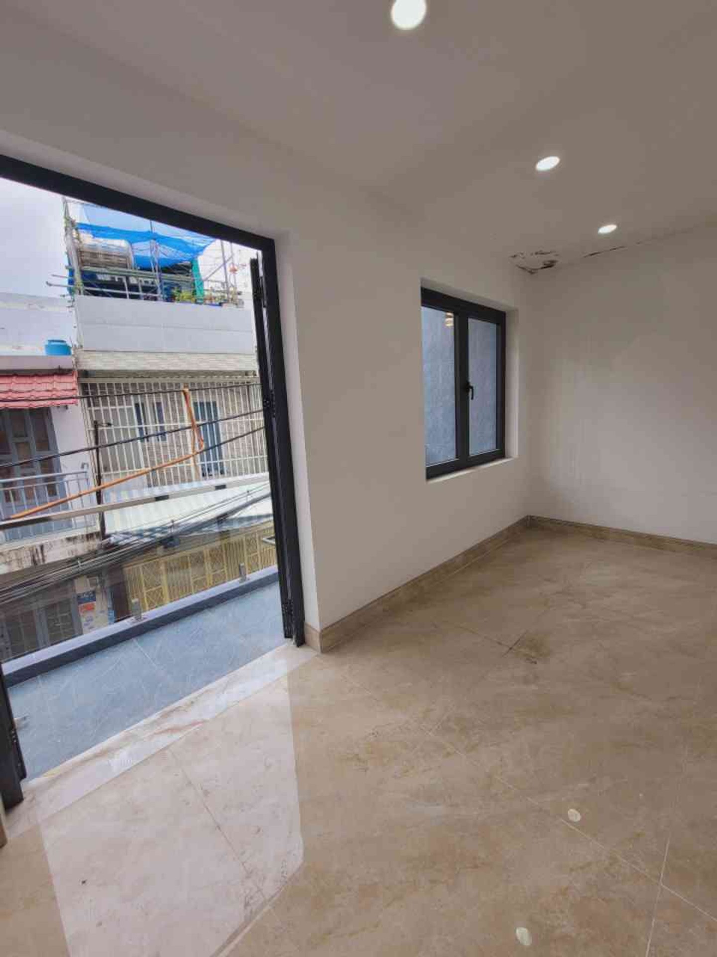 NHÀ ĐẸP MỚI HOÀN THIỆN – THIẾT KẾ HIỆN ĐẠI HẺM XE HƠI THÔNG 4,8 TỶ