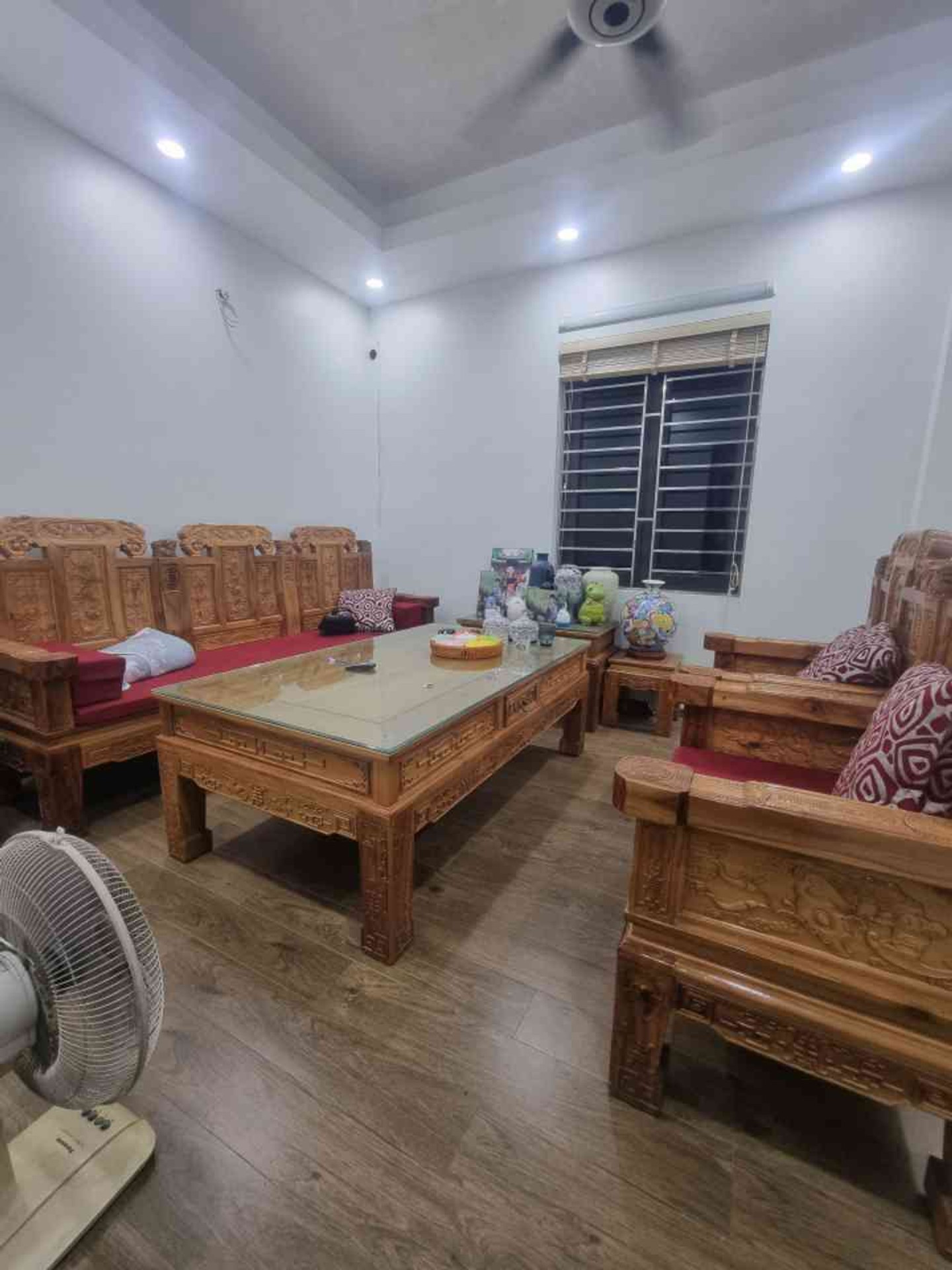 Nhà lô góc 4 tầng xinh xắn ở Bát Khối – Không gian sống lý tưởng