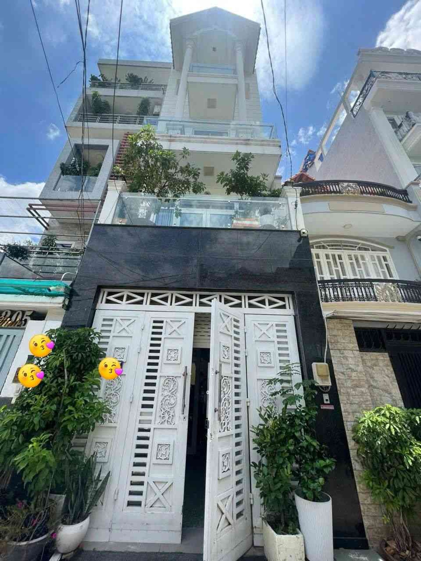 SIÊU PHẨM 4 TẦNG – Ô TÔ THÔNG – NGAY NGUYỄN OANH GÒ VẤP
🏡 4 × 17,8m | 4 tầng | 5PN – 5WC
🚗