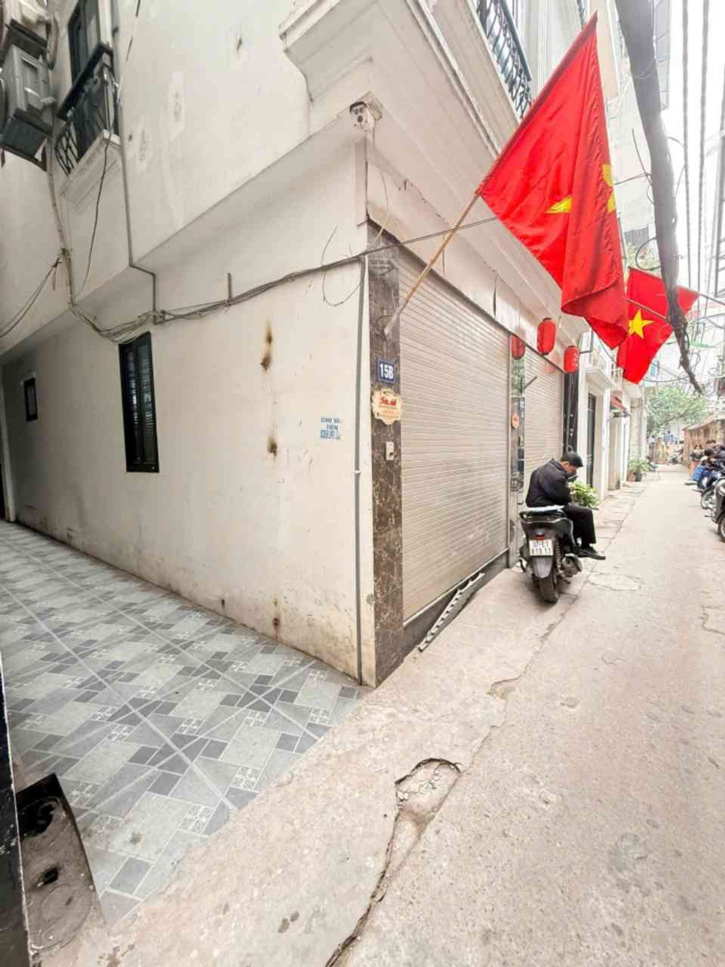 Bán nhà riêng 5 tầng tại Trần Cung, gần phố, diện tích 30m², có sổ đỏ
