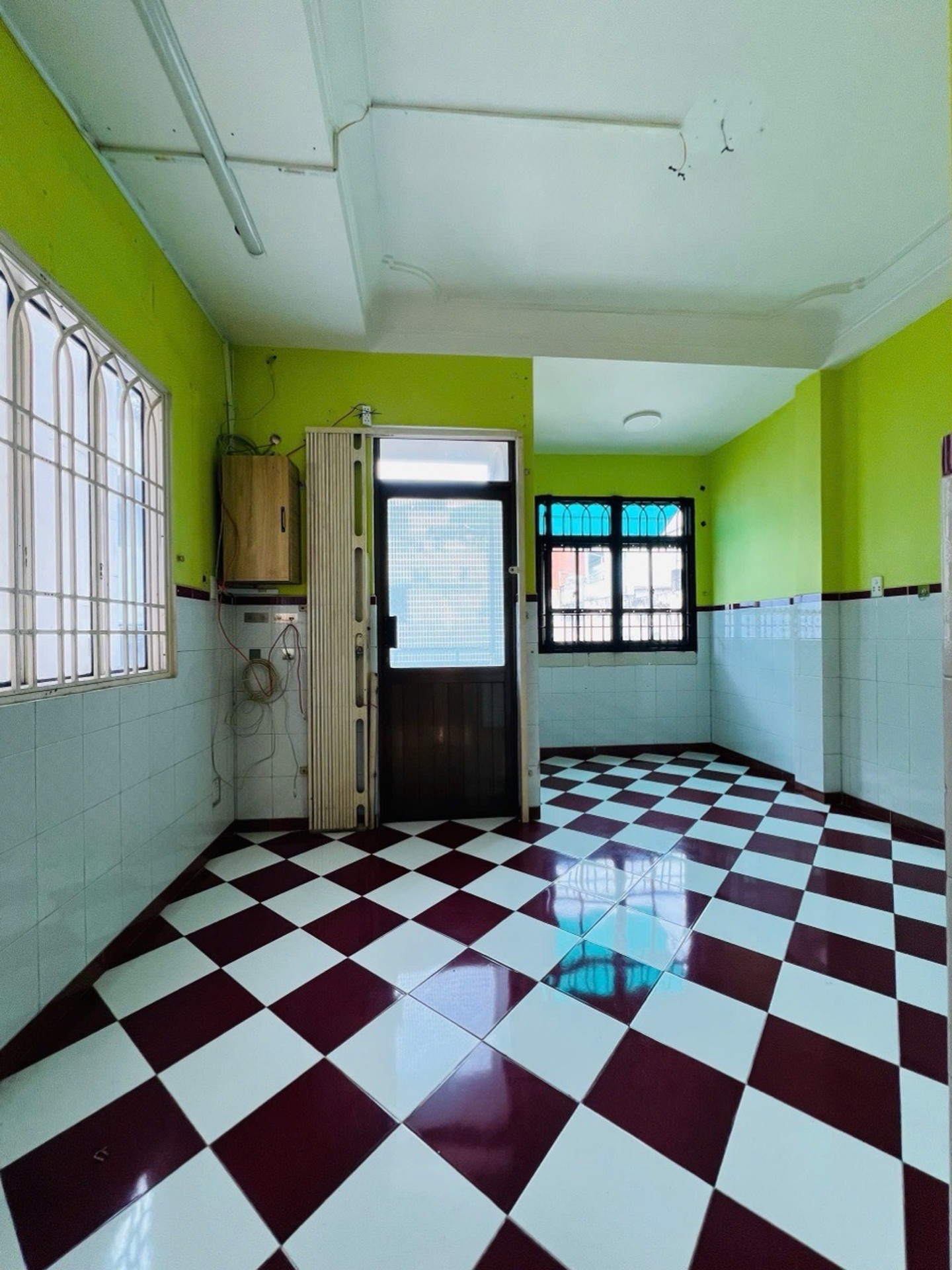 Bán nhà 5 tầng góc hẻm xe hơi Quận 5 diện tích 33.8m2 giá 14ty x