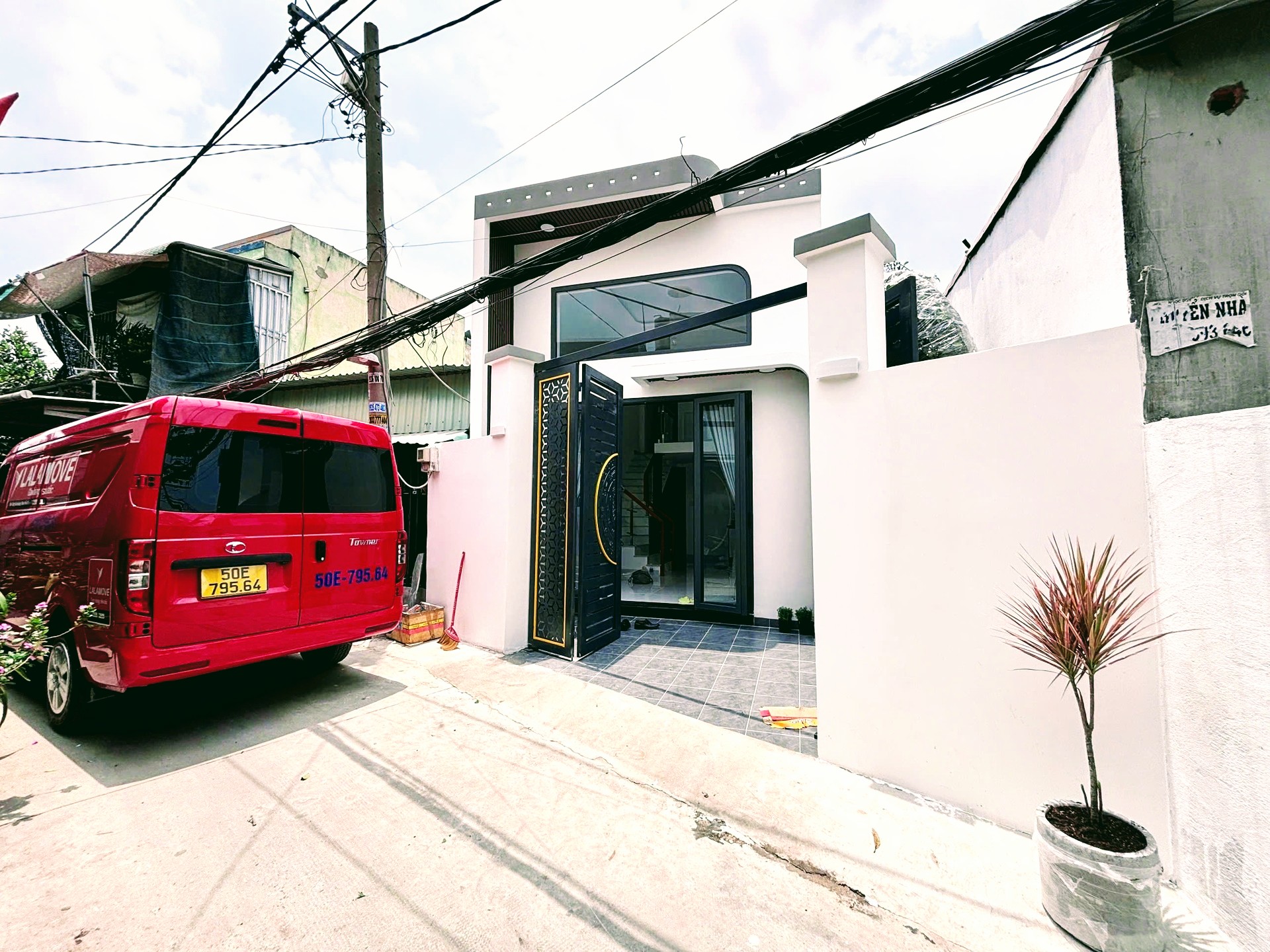 #BĐShocmon #Nhachinhchu
- NHÀ ĐẸP BÀ ĐIỂM HÓC MÔN |
Tphcm. 95M2 : Chỉ 4.99 Tỷ
- Chủ rất nhiệt