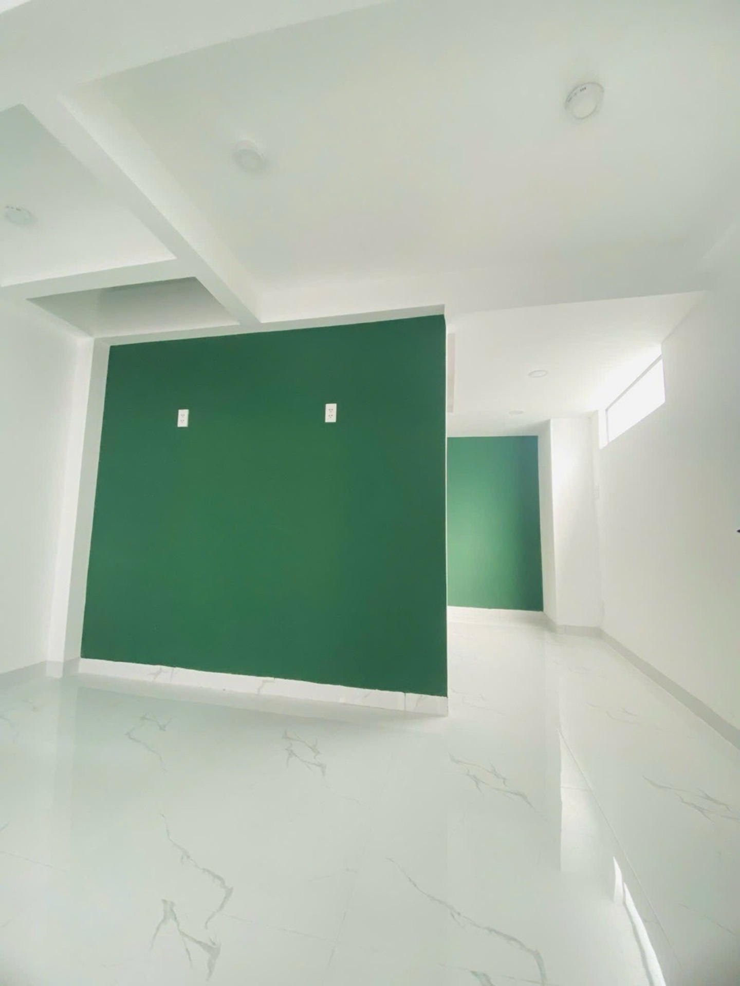 Nhà mới xinh 5 tầng ngay trung tâm Quận 10, vào ở liền