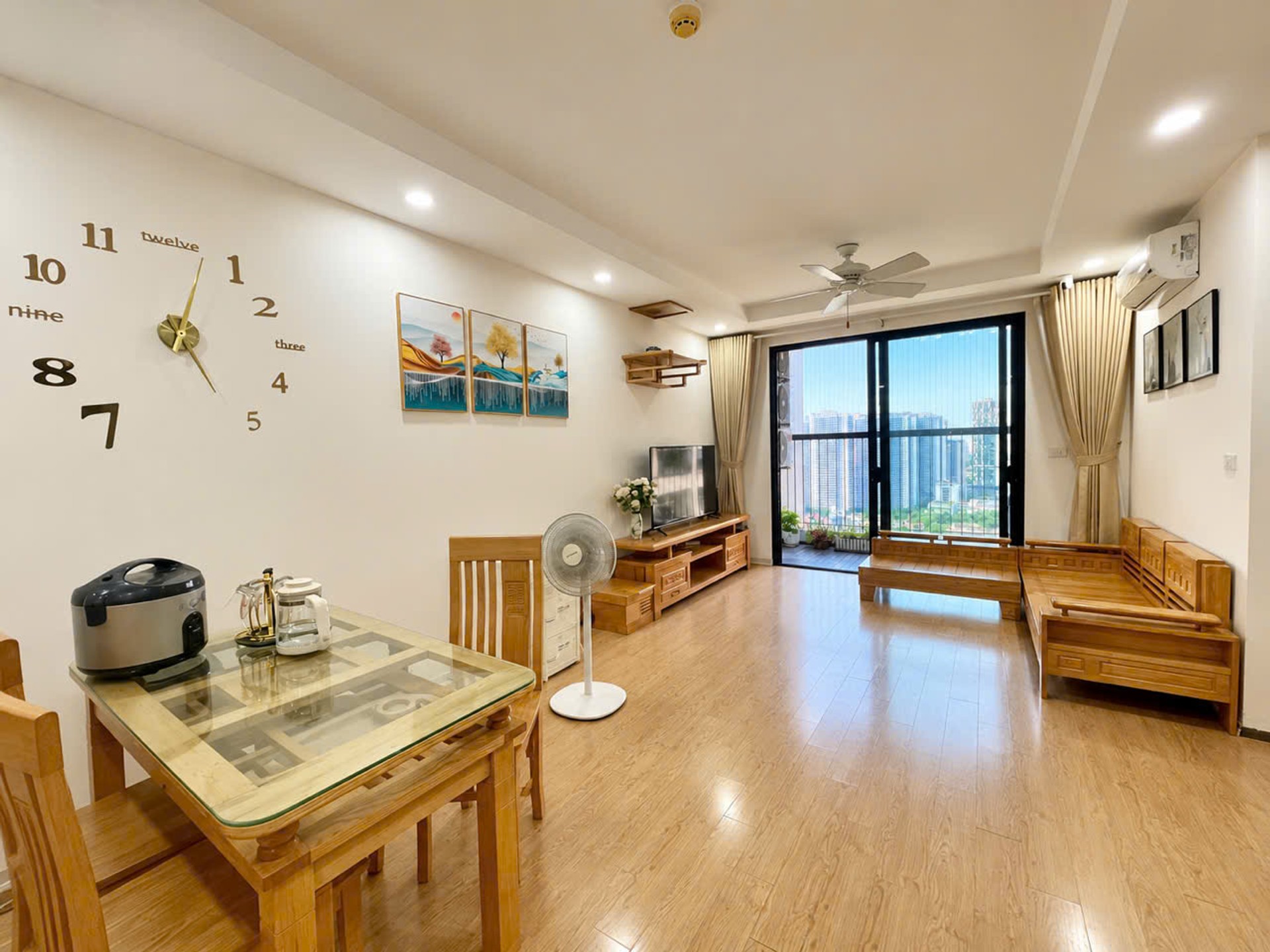 Hàm Nghi, Nguyễn Cơ Thạch, lô góc, 2ngủ, 70m, tầng trung, full nội thất, nhà đẹp ở ngay, 4tỷ
