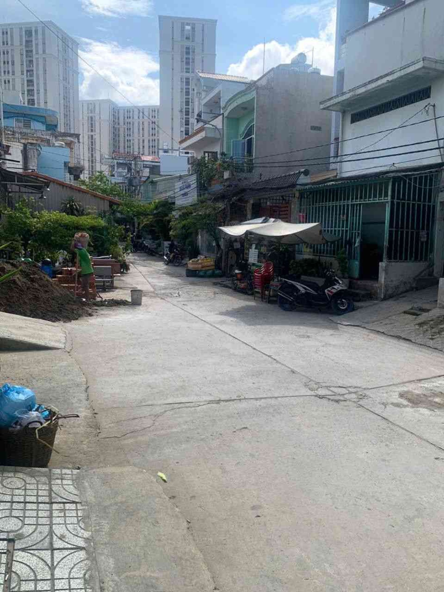 Nhà rộng 10 phòng, hẻm 8m, dễ kinh doanh tại Bình Tân