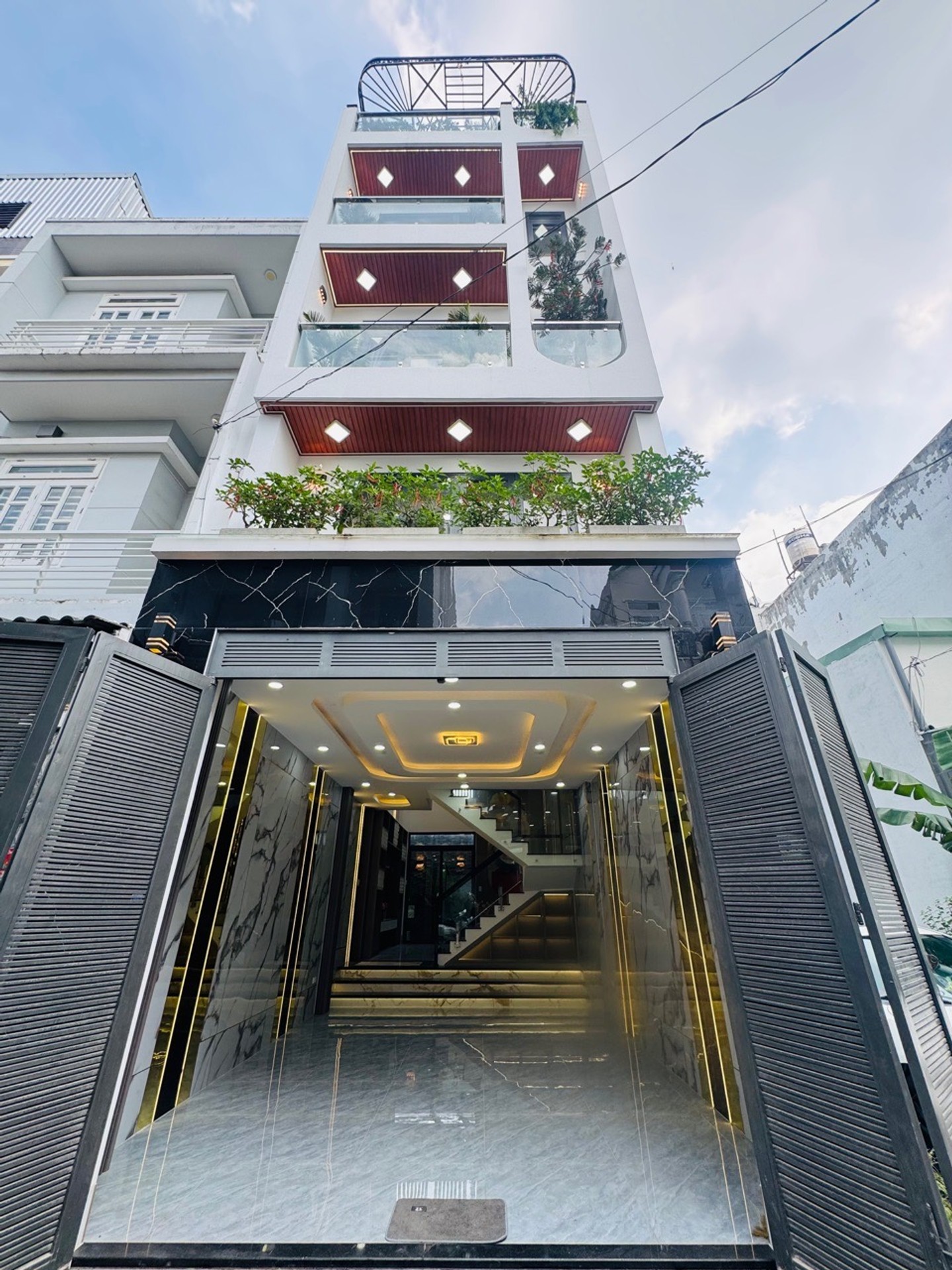 NHÀ FULL NỘI THẤT THẠNH LỘC 31 Q12 – 63M²– 5 TẦNG – 4PN 💸 6,6 TỶ
✅ DT 63m² (4,5 x 14m),