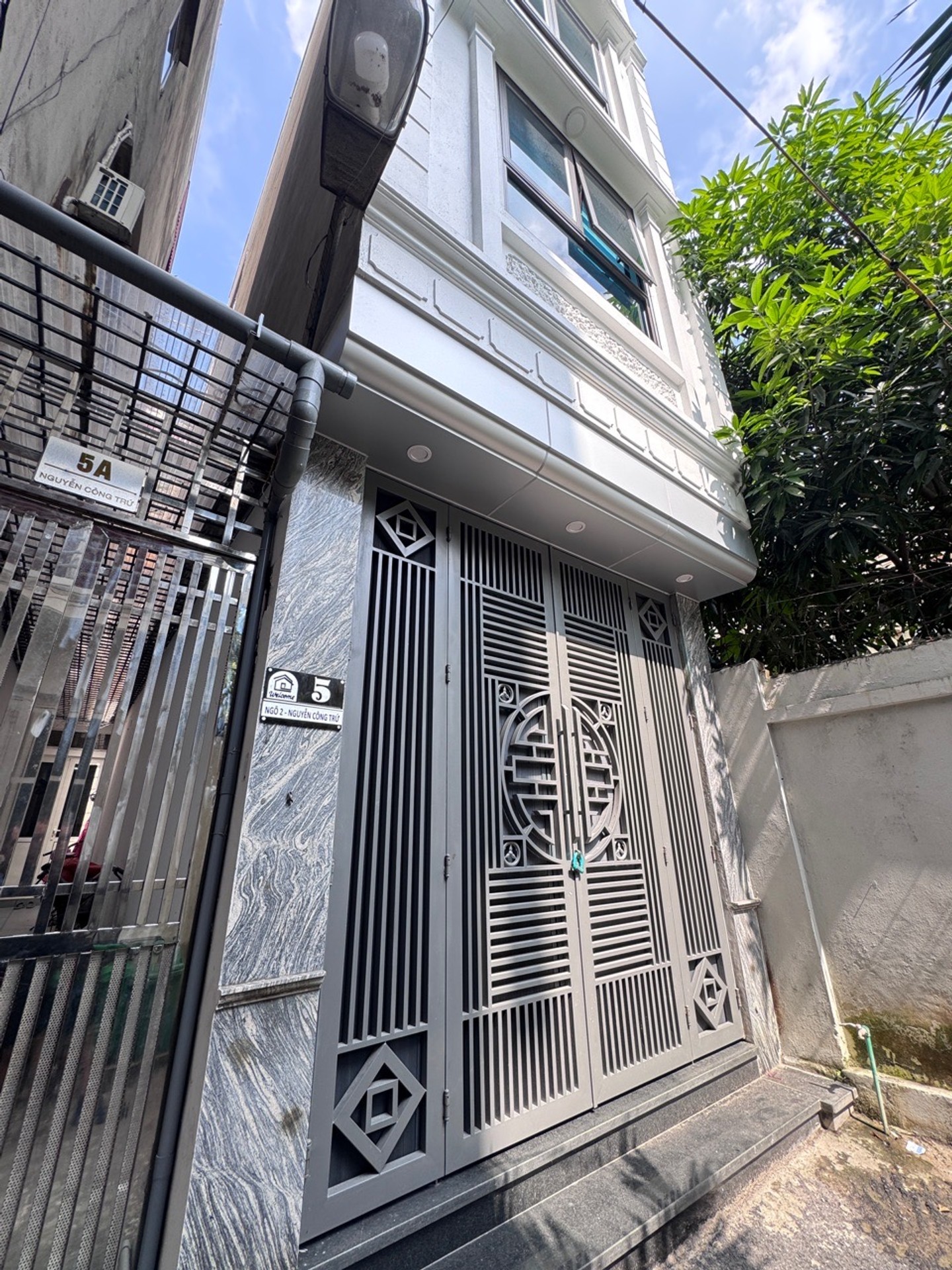 Nhà Lô Góc Trung Tâm Hà Đông - Ngõ thông toáng, sạch sẽ - Ô Tô 7 Chỗ Vào Nhà