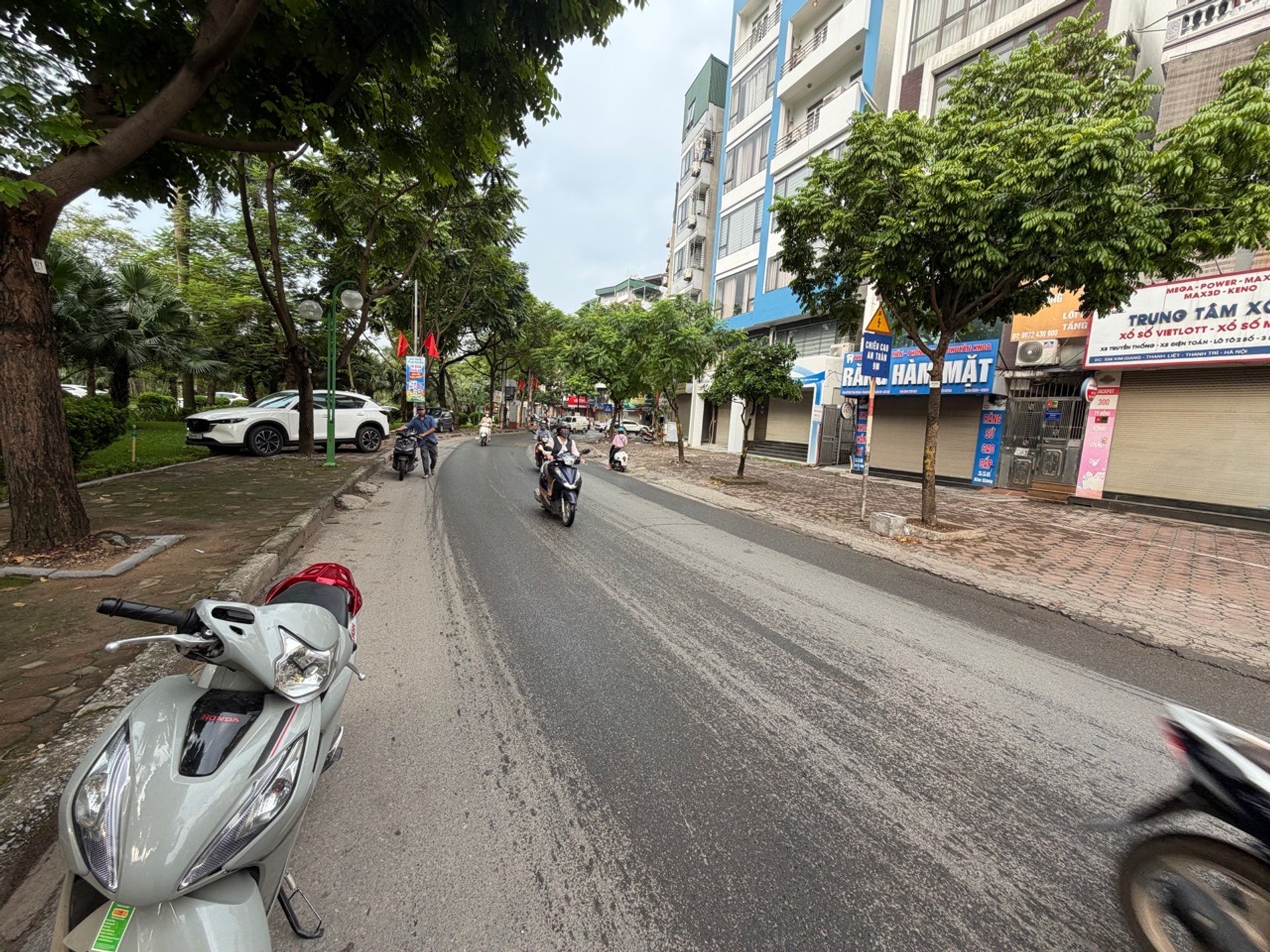 BÁN ĐẤT MẶT PHỐ KIM GIANG PHÂN LÔ TÔ TÔ TRÁNH