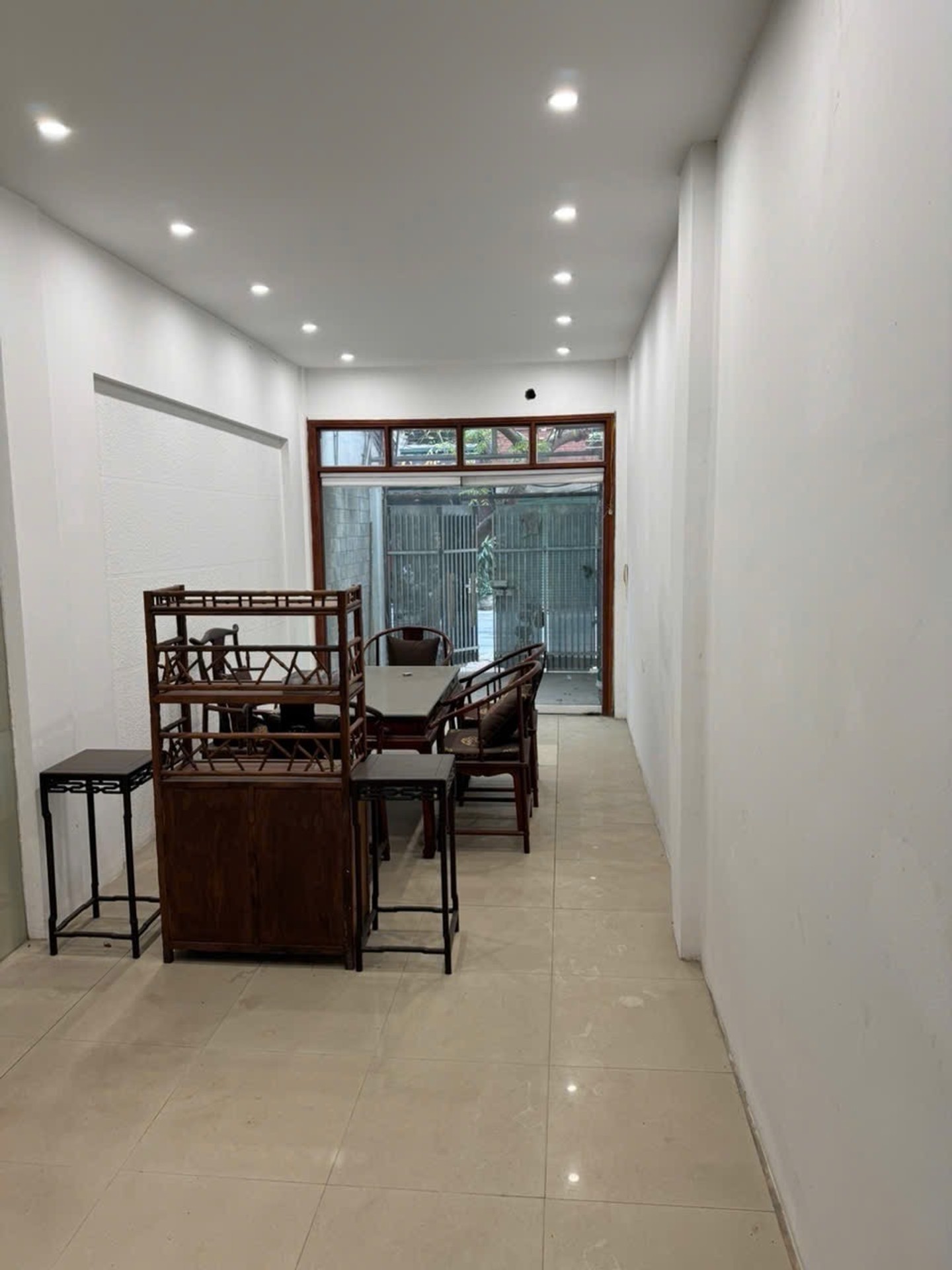 ASIÊU PHẨM - MẶT PHỐ -  1 MẶT NGÕ Ô TÔ TRÁNH  - KINH DOANH  ĐỈNH + Mô tả: ✅ Nhà nằm vị trí đẹp hai