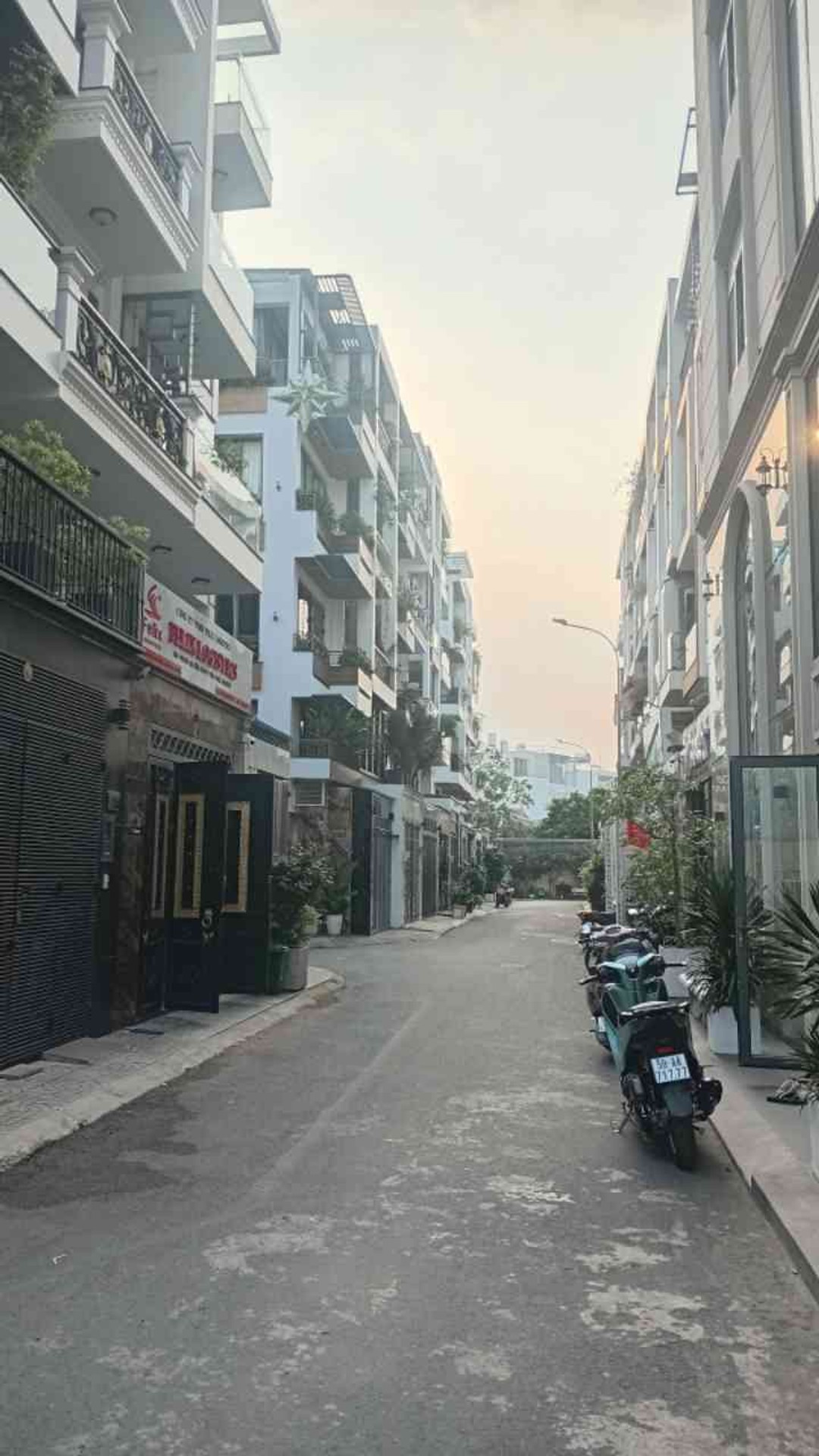 Nhà đẹp 5 tầng khu VIP Nguyễn Tư Giản, Gò Vấp