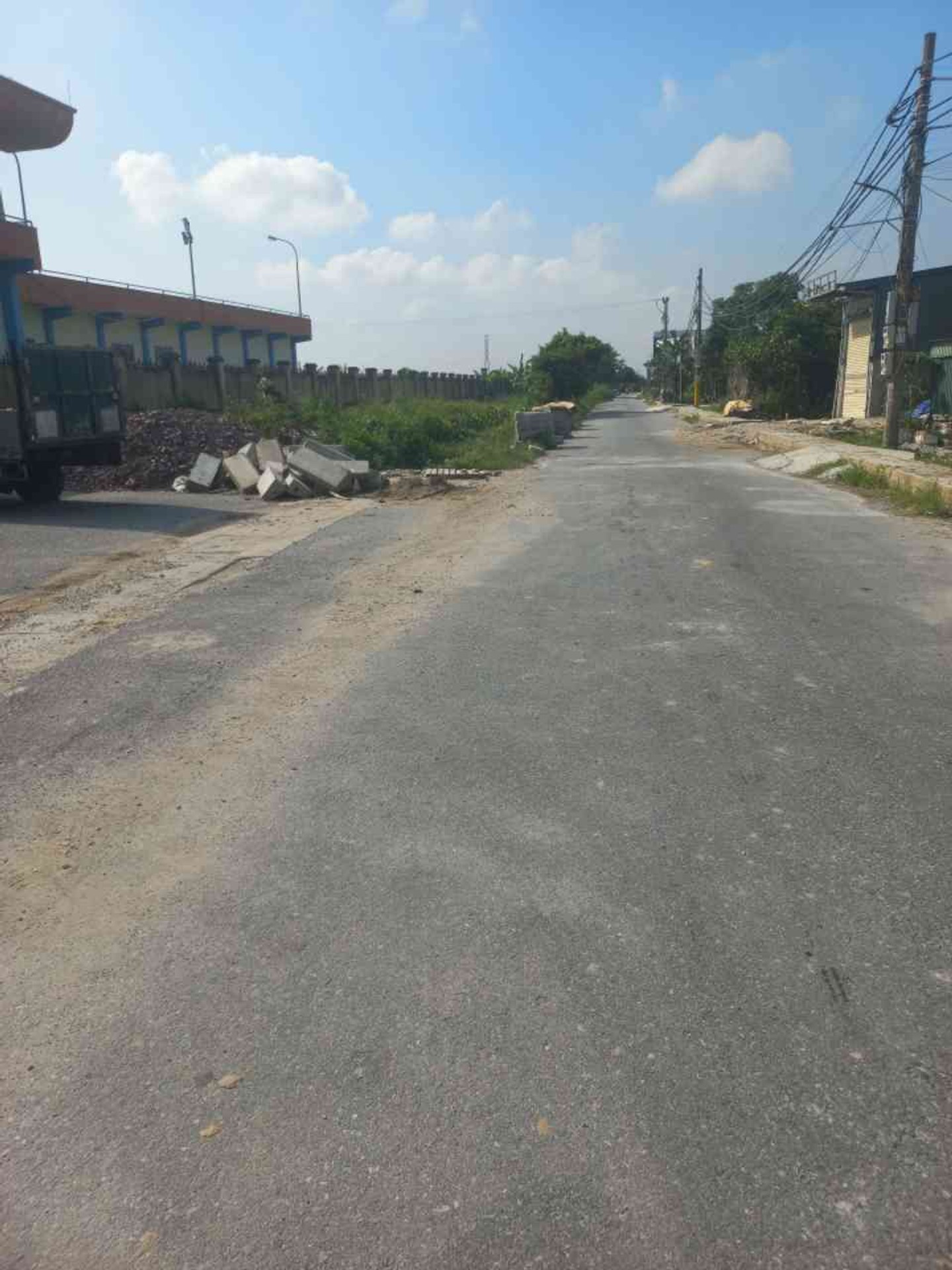 Đất đẹp ngõ nông, ô tô tránh ngay An Lão