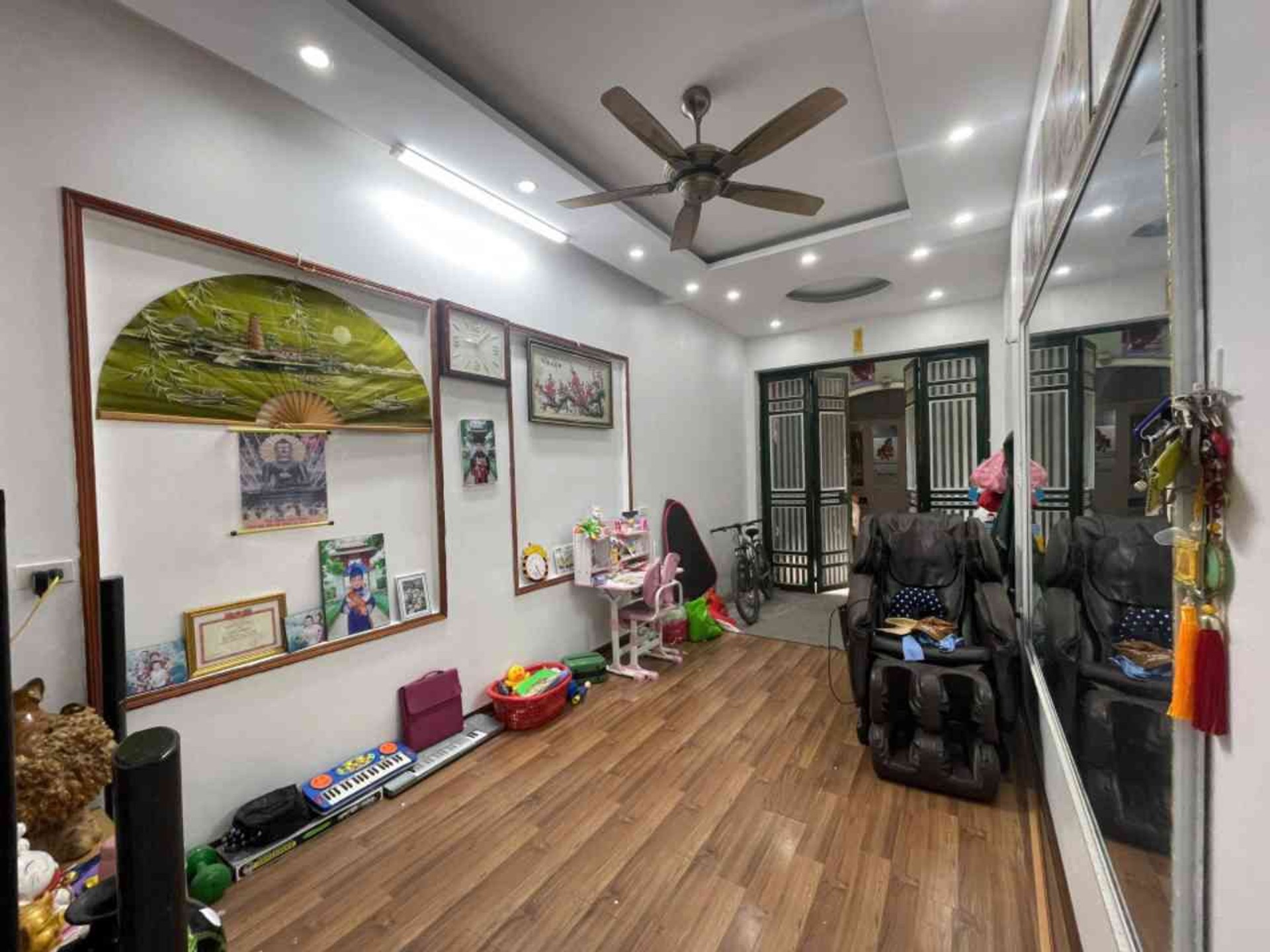 Nhà 4 tầng gần nhiều dự án tại Thụy Phương, ô tô đỗ cửa