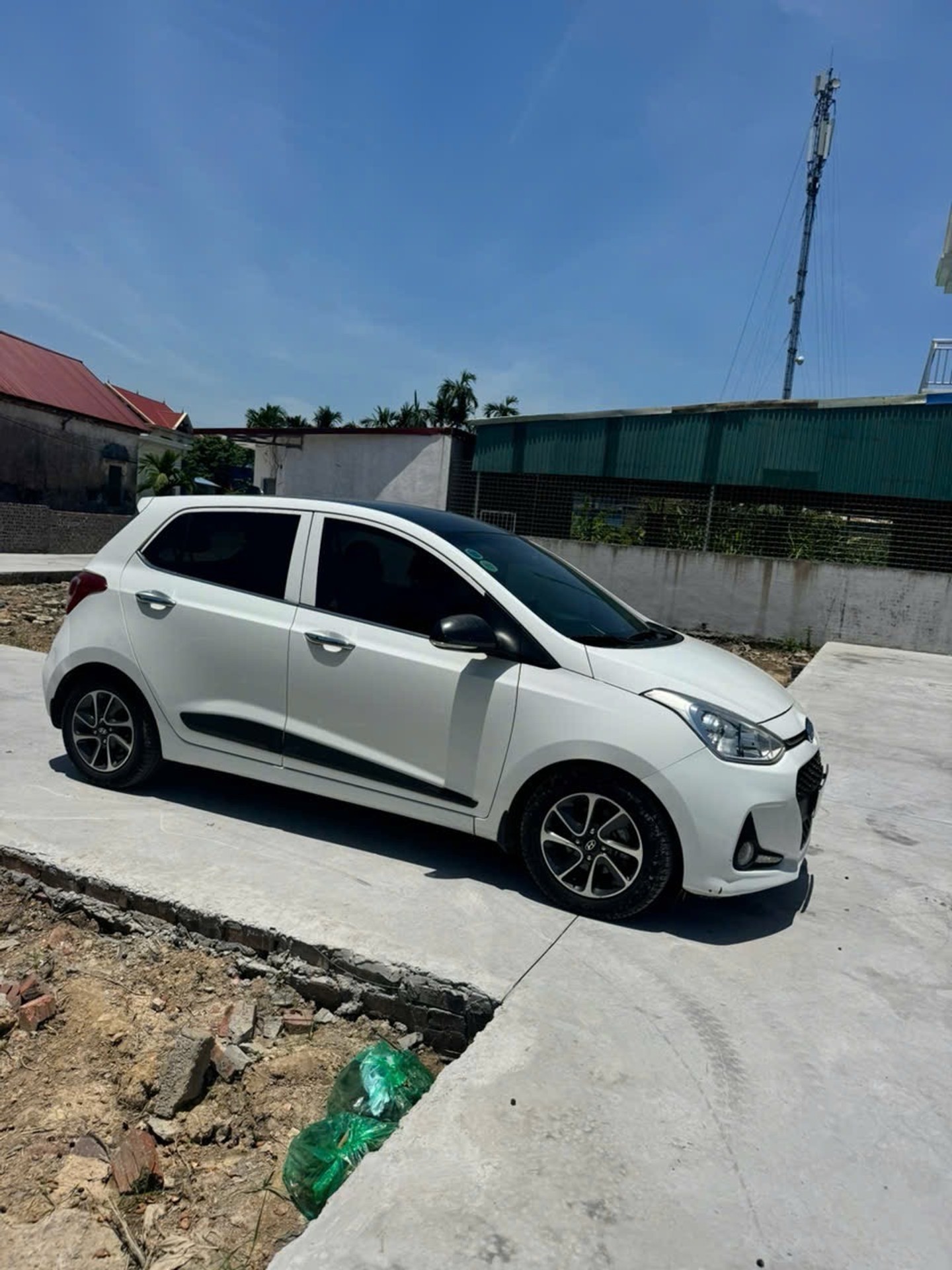 Nhà đẹp sẵn nội thất, ôtô đỗ cửa phố Hoàng Lâu