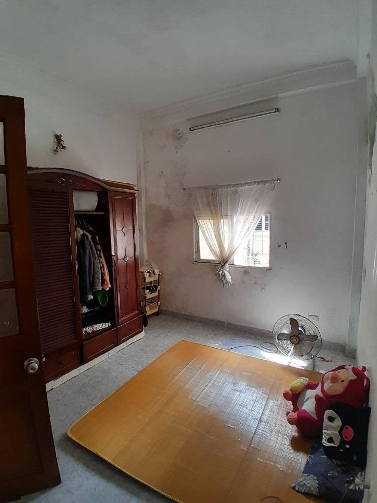 Bán nhà riêng tại Tôn Đức Thắng gần ngã 7 Ô Chợ Dừa: 31m2, 4 tầng, lô góc, giá rẻ chưa tới 200tr/m2