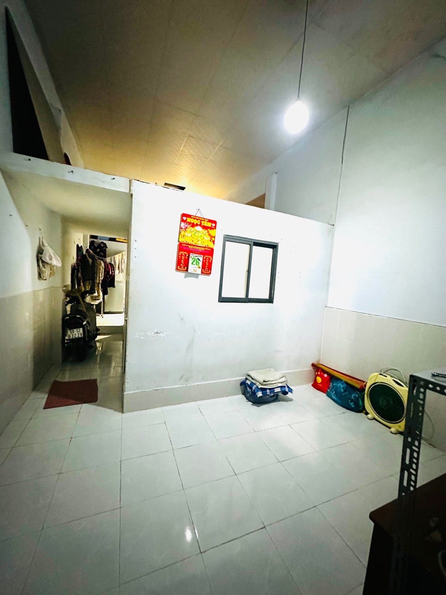 Nhà 35 m2, vuông vức, Gần nhà ga Metro Văn Thánh, BT. Hẻm thông thoáng, khu vực ko ngập nước.
