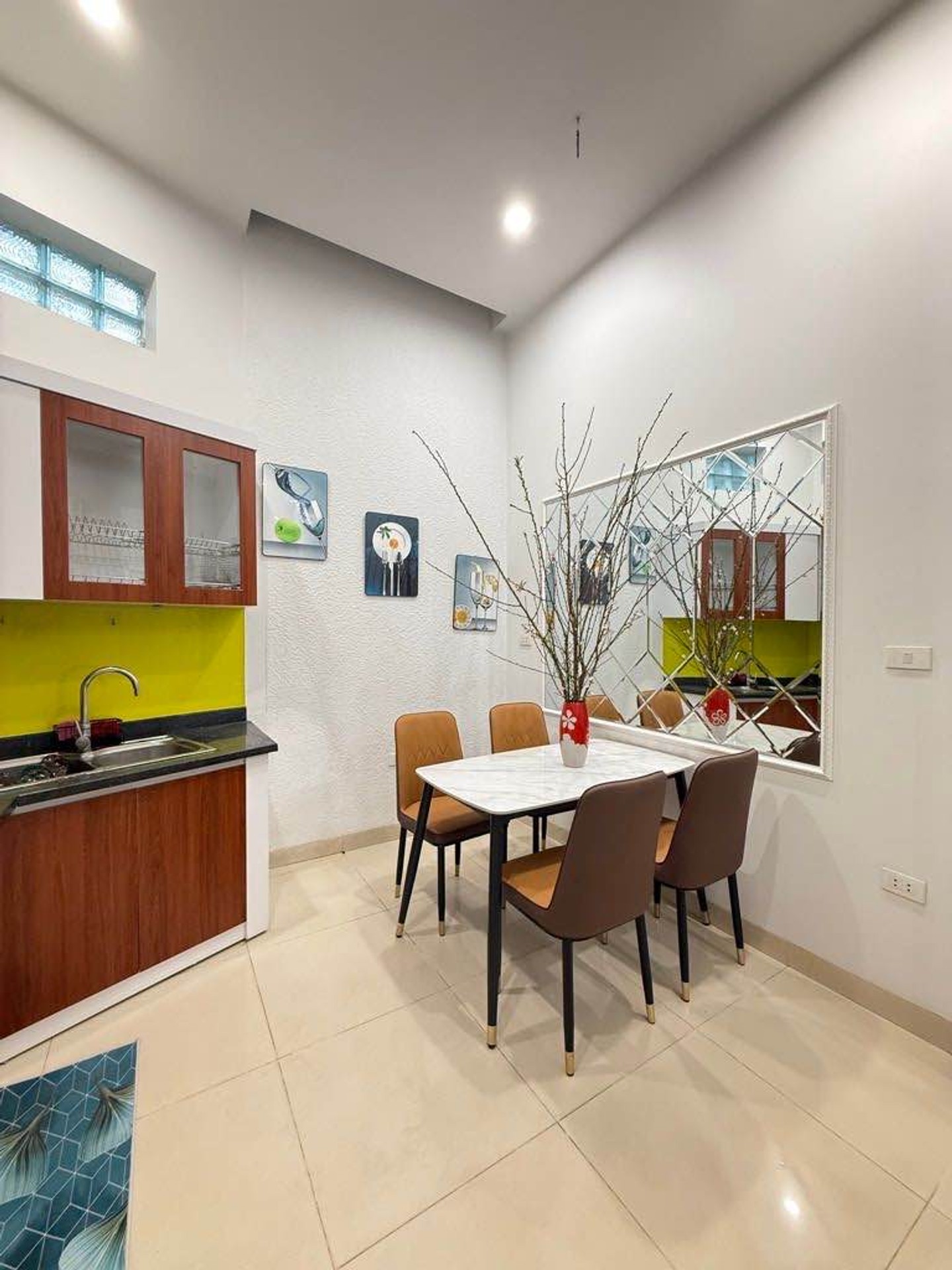 Cơ hội hiếm: Nhà lô góc 3 mặt ngõ tại Định Công Hạ, 4 tầng, 3 phòng ngủ, giá tốt