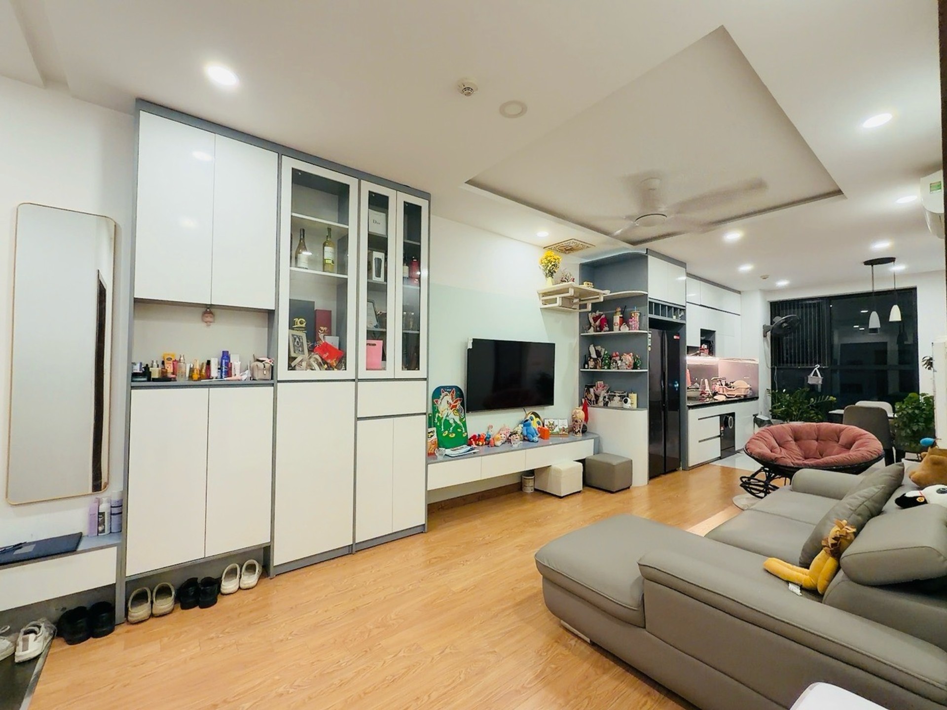 Bán căn hộ 3 ngủ 75m² tại Hoàng Mai, căn hộ mới, sổ đỏ sẵn sàng