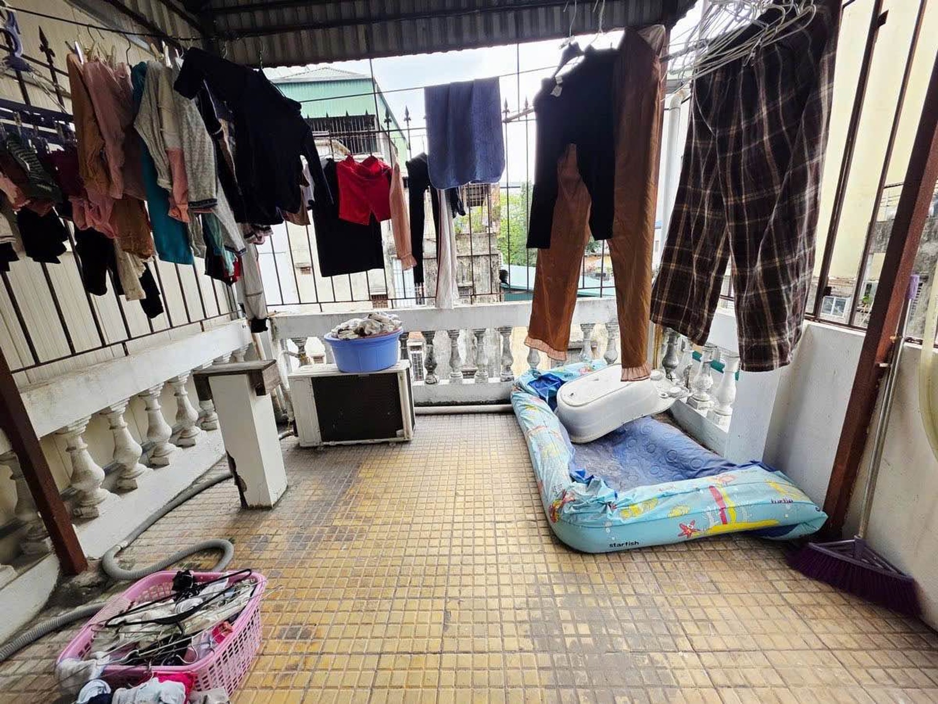 Ngõ Hàng Đậu, nhà 6 tầng mặt tiền kinh doanh, vị trí thuận tiện quận Ba Đình