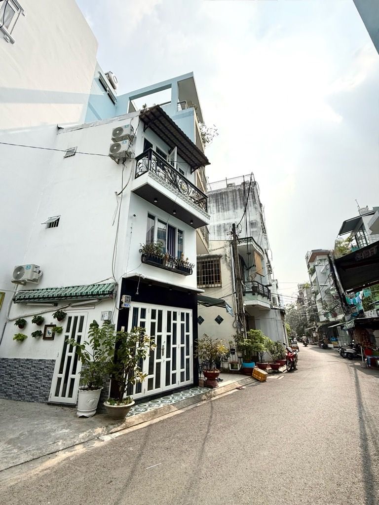Nhà phố kinh doanh Phú Nhuận giá hời