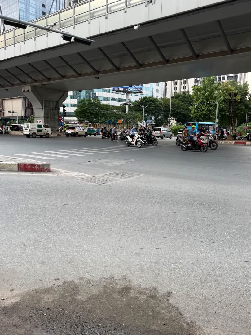 Cần Bán Nhà mặt phố Minh Khai giữa trung tâm Hai Bà Trưng, tiềm năng đầu tư đẳng cấp, MT:9m