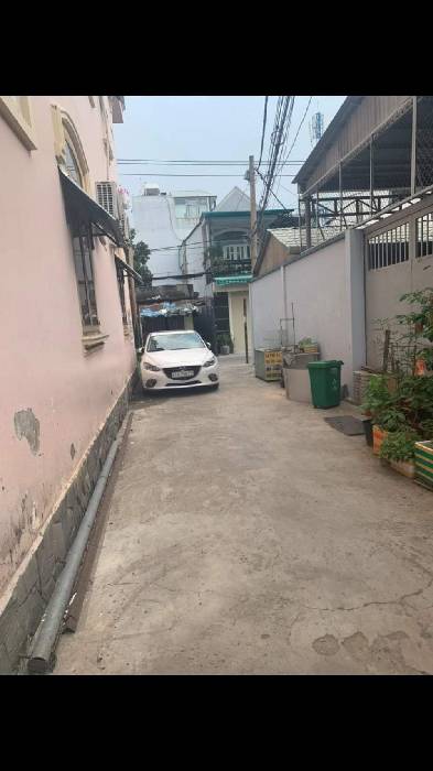 Bán nhà Tân Phú – Nguyễn Sơn - Ngang 6.3m - Hẻm xe tải, ô tô ngủ trong nhà - 71m² - 3PN