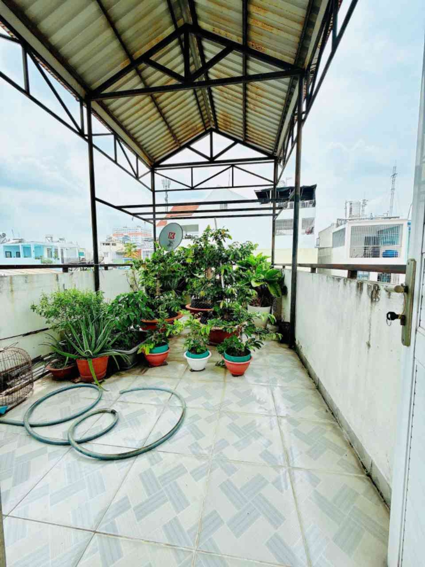 Bán nhà riêng 4 tầng, 3 phòng ngủ, phường 5, quận 8, hướng Đông Nam, sổ hồng riêng