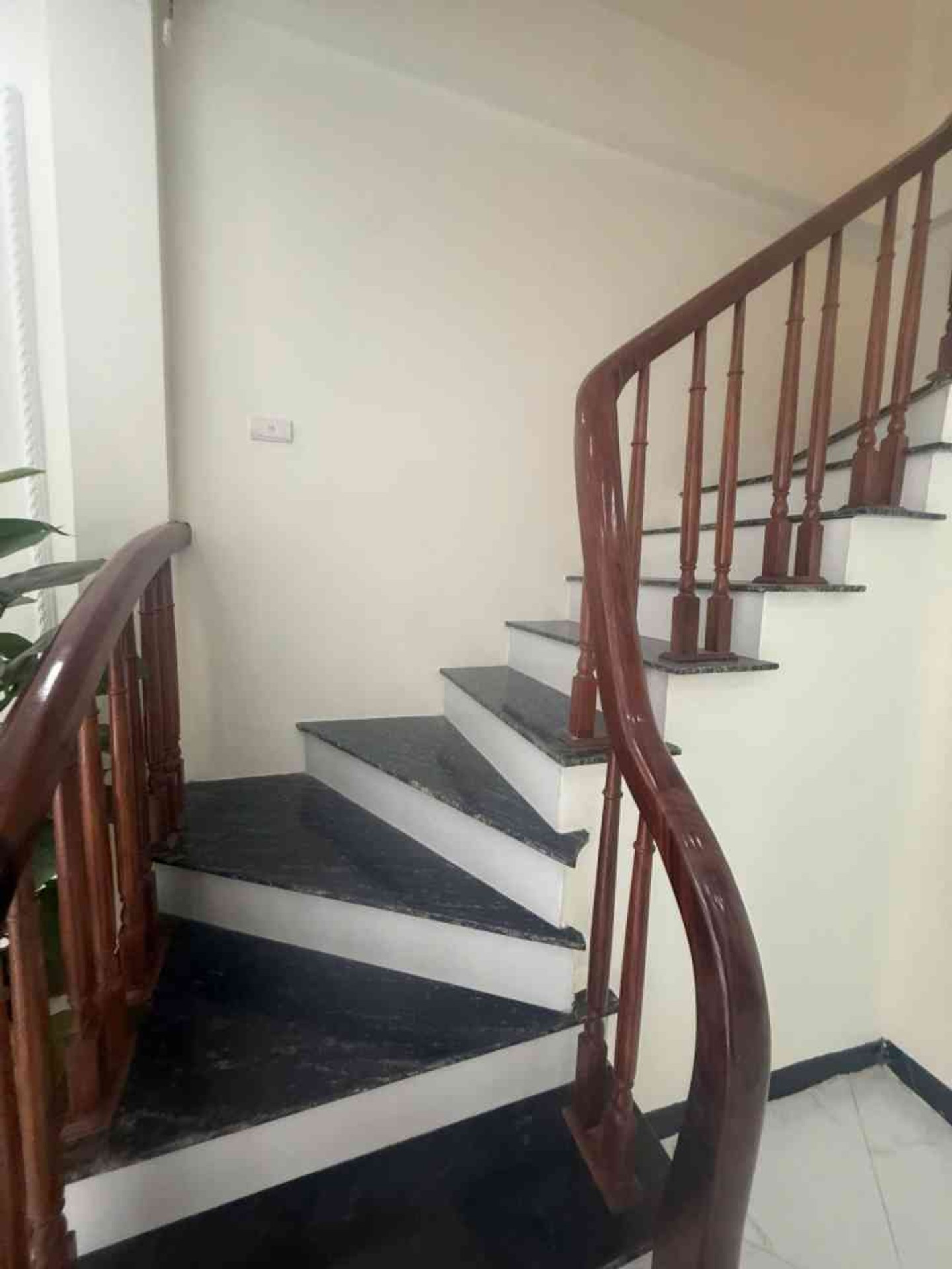 Shophouse 4 Tầng View Đường Hoa, Nội Thất Xịn Sẵn Sàng Về Ở