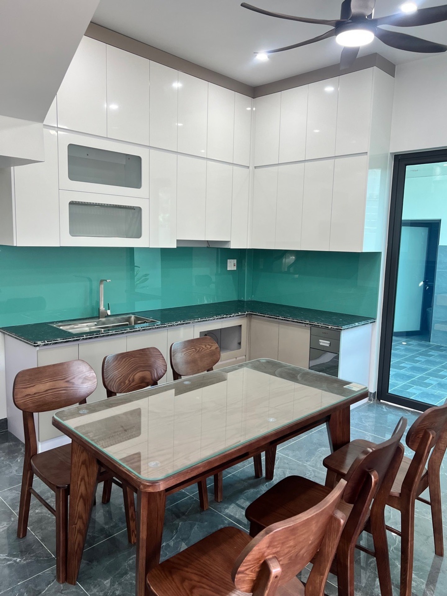 Nhà 3 tầng phong cách hiện đại, view hướng Đông Nam cực chill