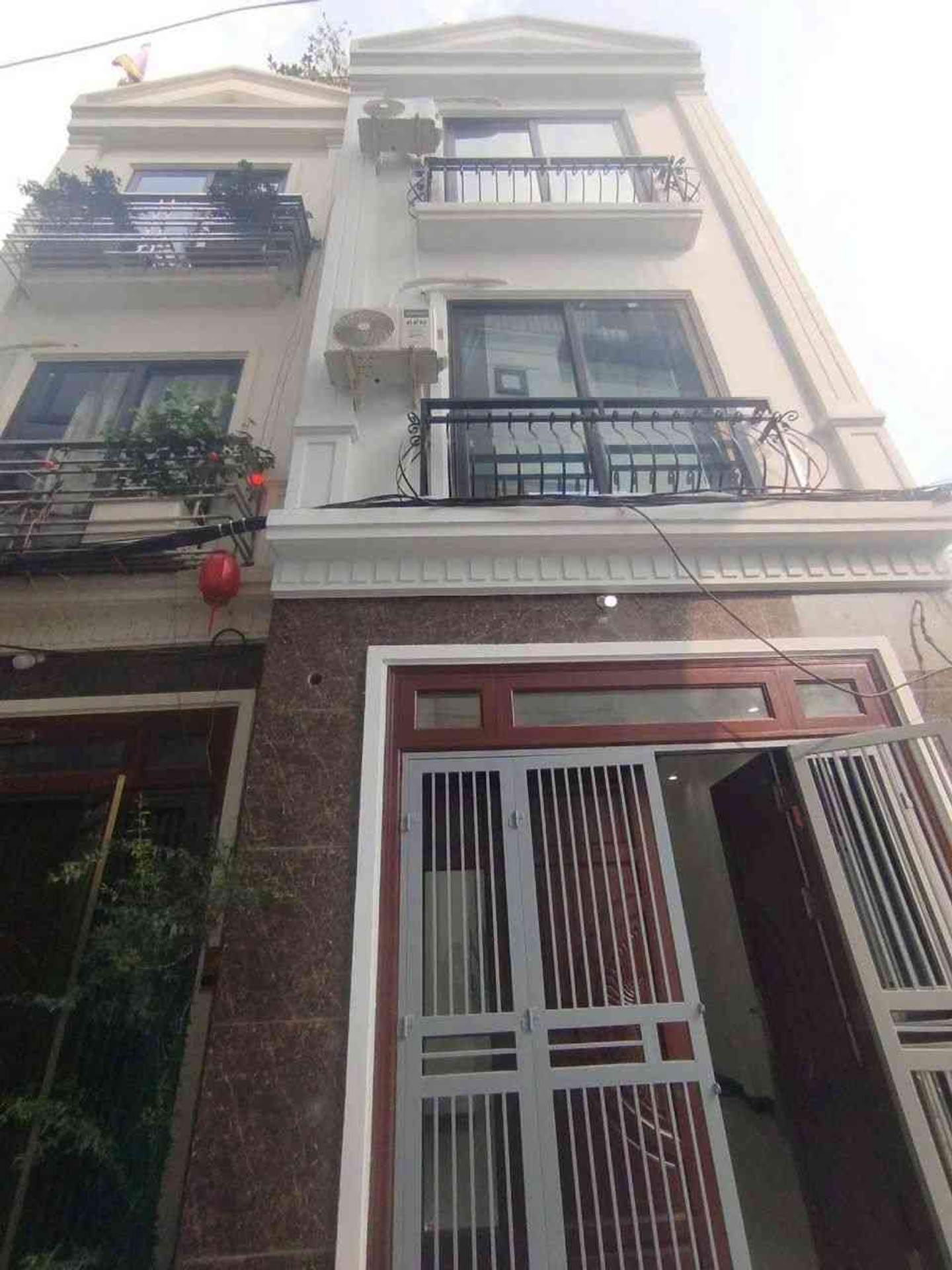 Nhà góc 3 tầng 30m², tiện ích đầy đủ tại Phượng Nghĩa