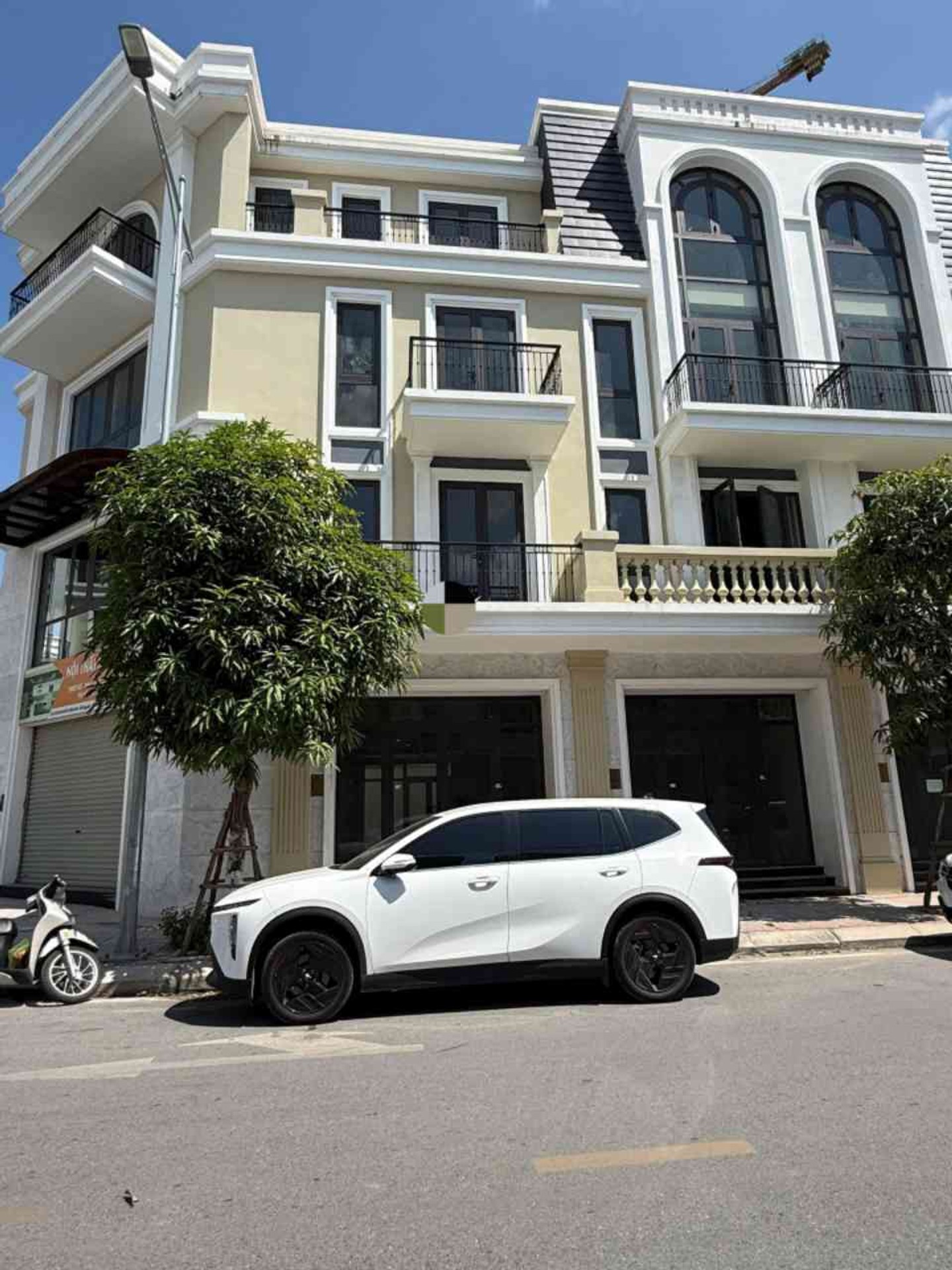 Nhà mặt phố đỉnh cao tại Golden Point - Đón đầu cơ hội kinh doanh