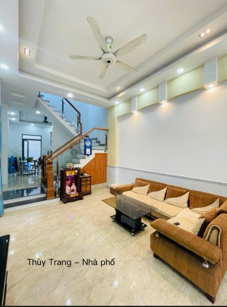 Nhà 3 tầng, ô tô đậu trong nhà tại Bình Tân, giá tốt chỉ 5.05 tỷ
