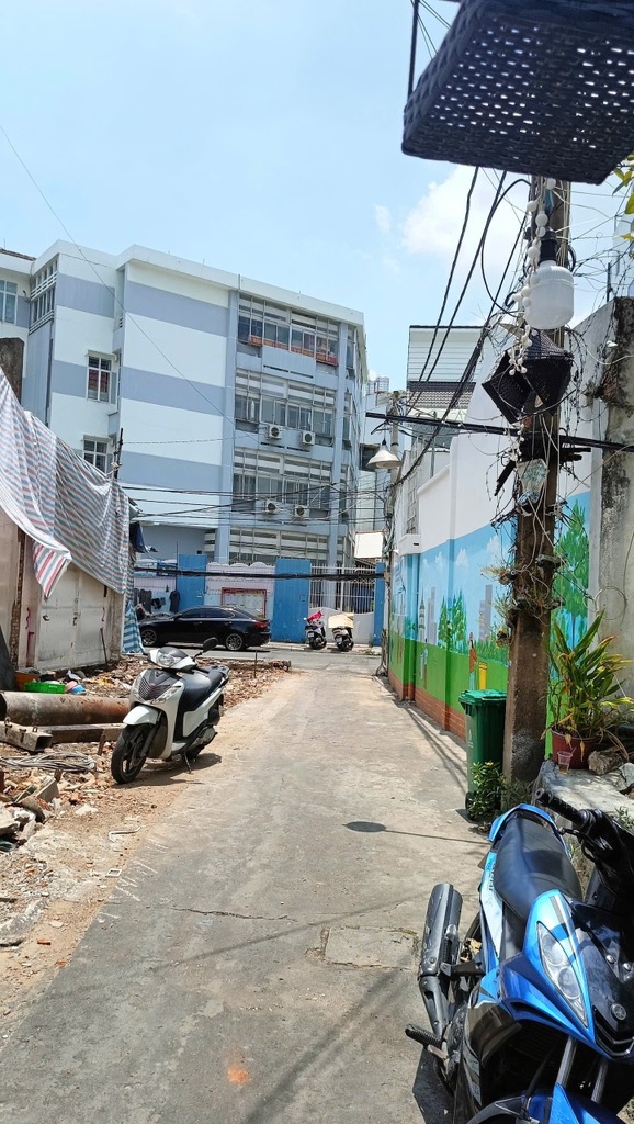 BÁN NHÀ HẺM XE HƠI ĐỖ CỬA, ĐƯỜNG NGUYỄN TRÃI, QUẬN 1 – 68M² SỬ DỤNG – 2 TẦNG – GIÁ 9 TỶ 9.