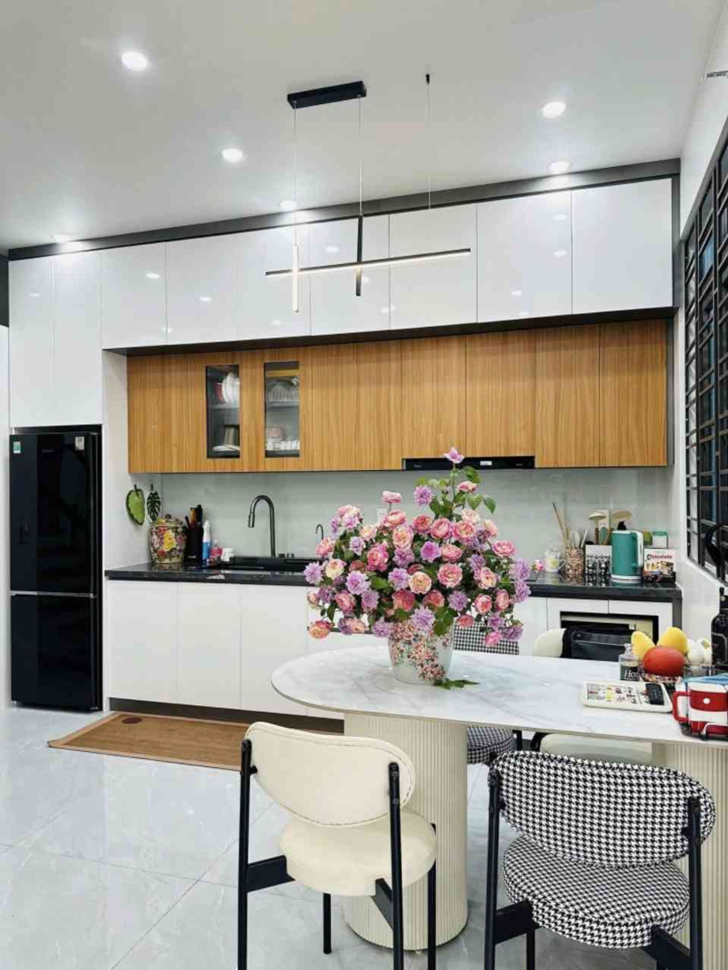 Nhà lô góc 3 tầng cực chất với 2 mặt thoáng